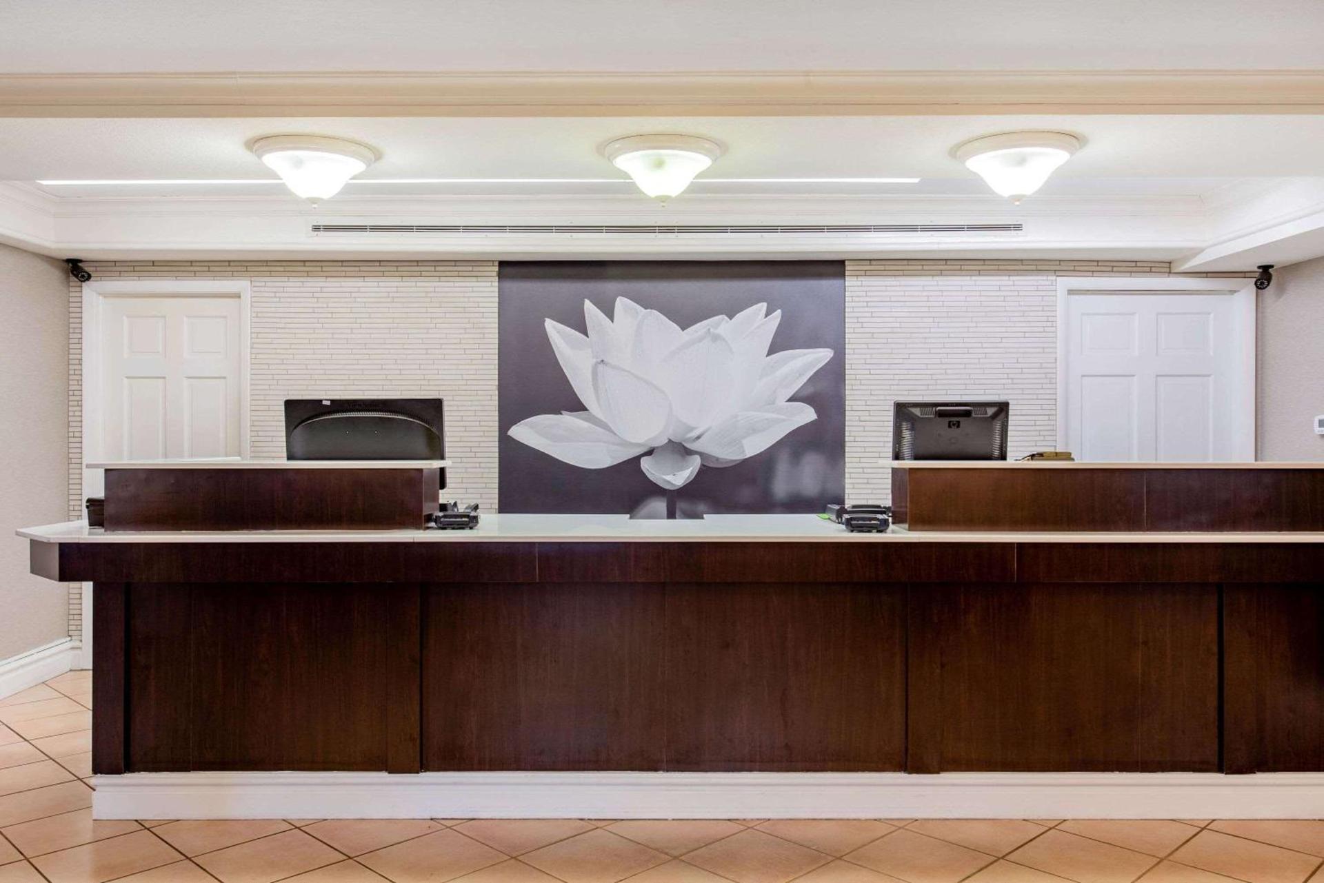 La Quinta Inn by Wyndham Champaign photo 6