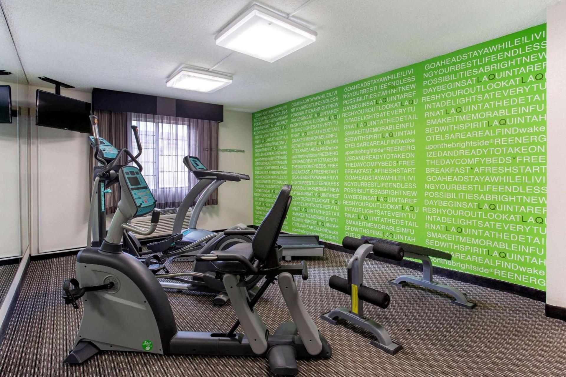 La Quinta Inn by Wyndham Champaign photo 11