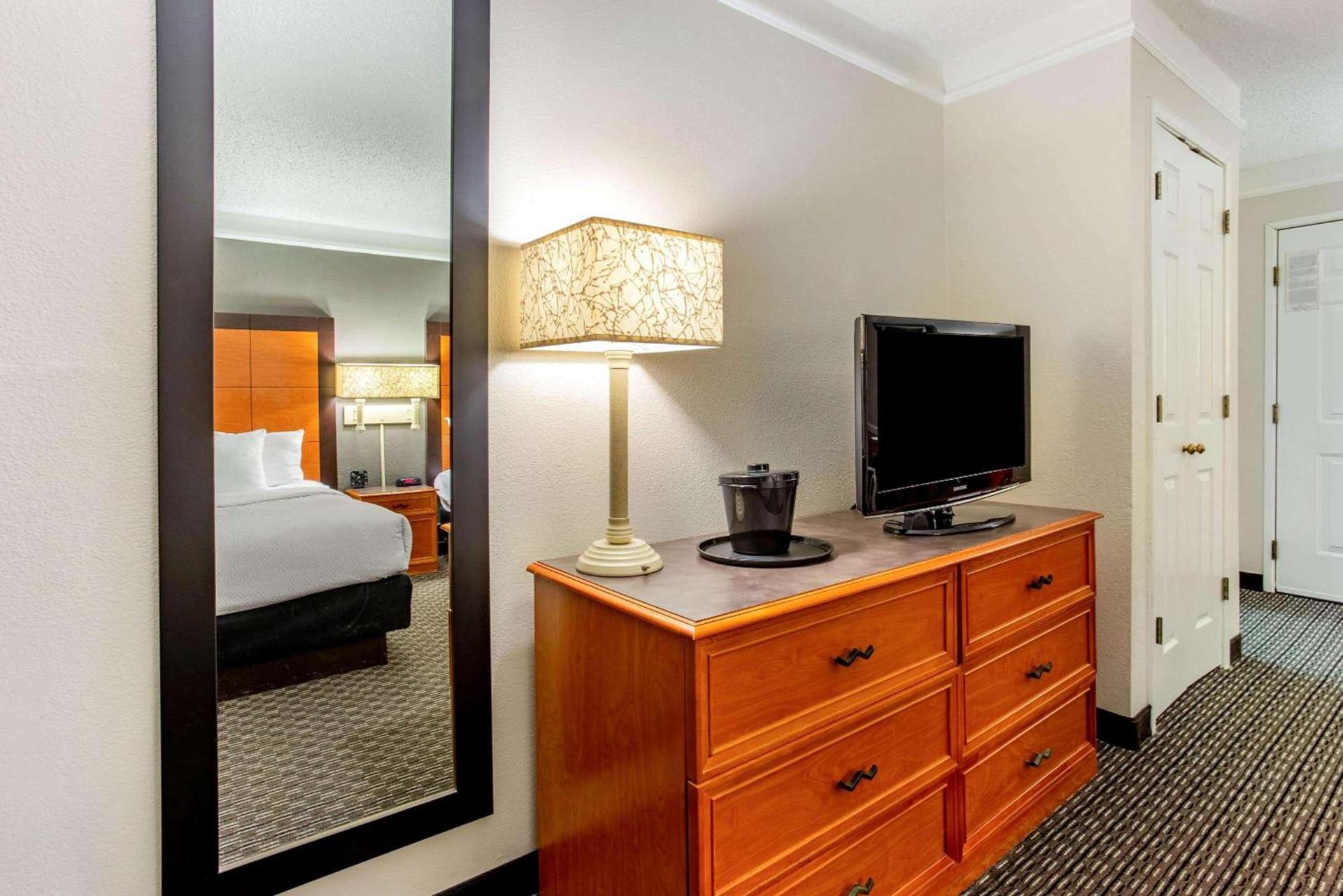 La Quinta Inn by Wyndham Champaign photo 20