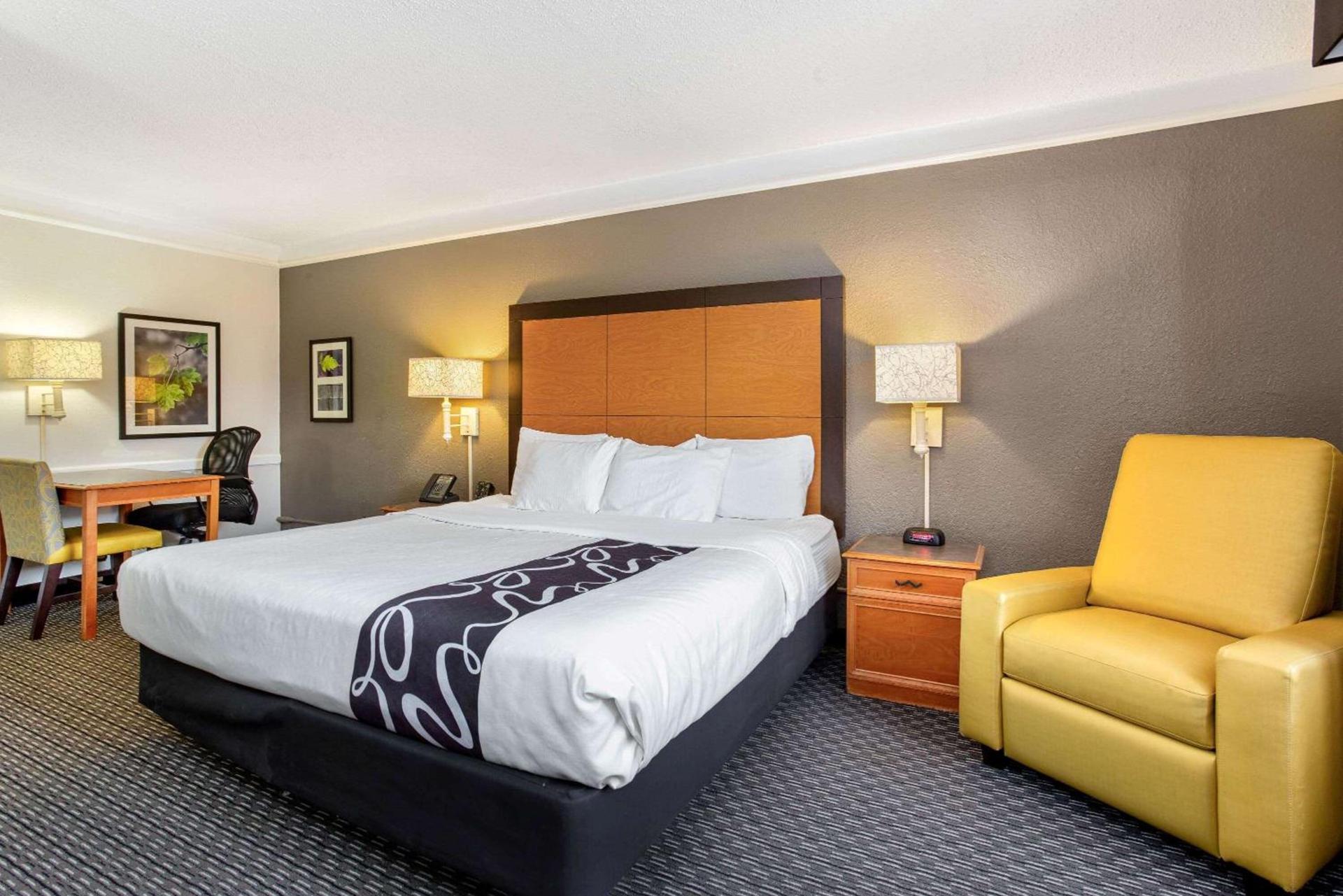 La Quinta Inn by Wyndham Champaign photo 26