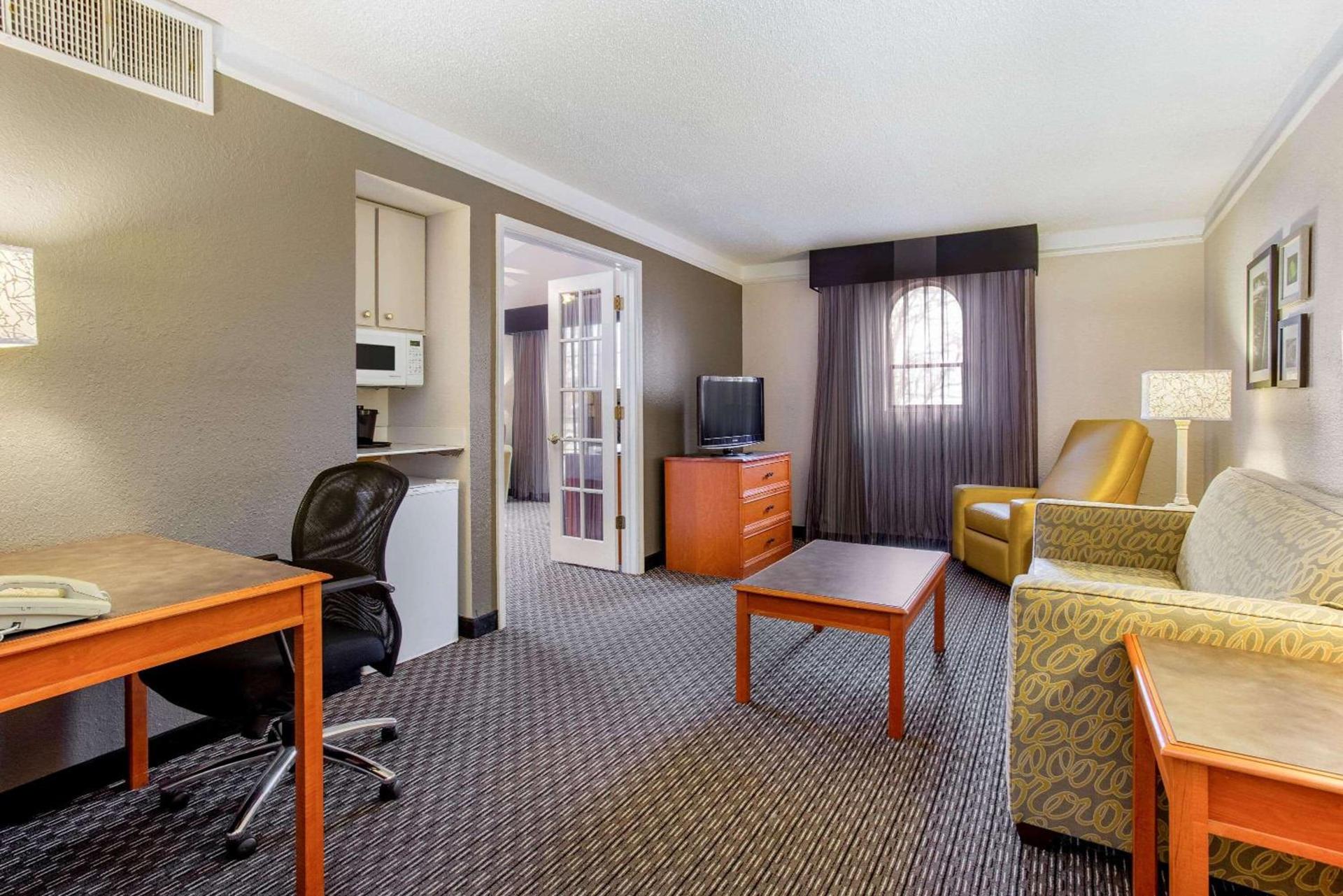 La Quinta Inn by Wyndham Champaign photo 31