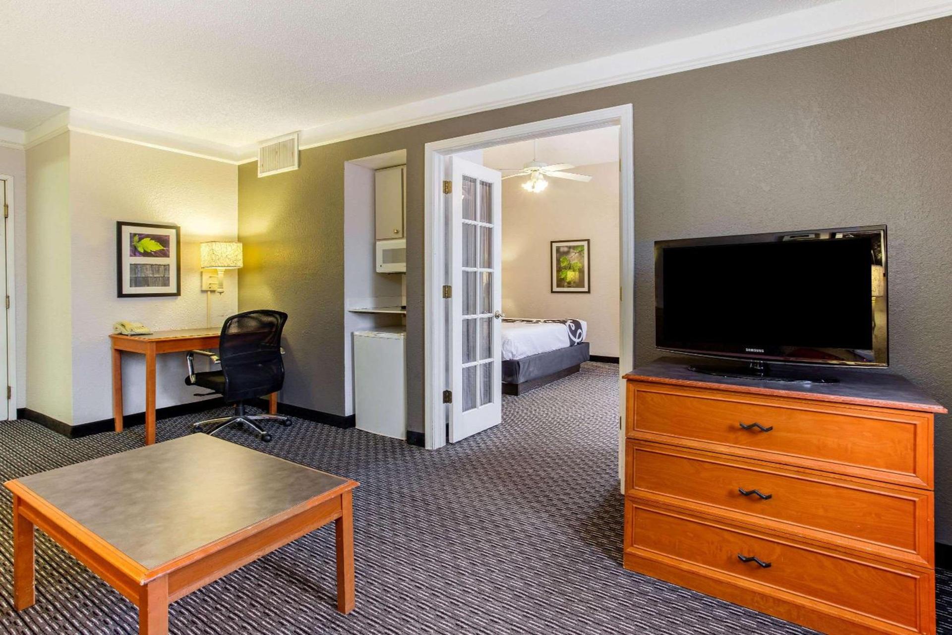 La Quinta Inn by Wyndham Champaign photo 32