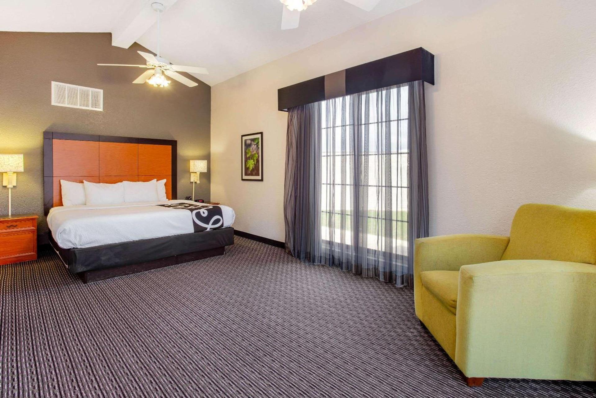 La Quinta Inn by Wyndham Champaign photo 33