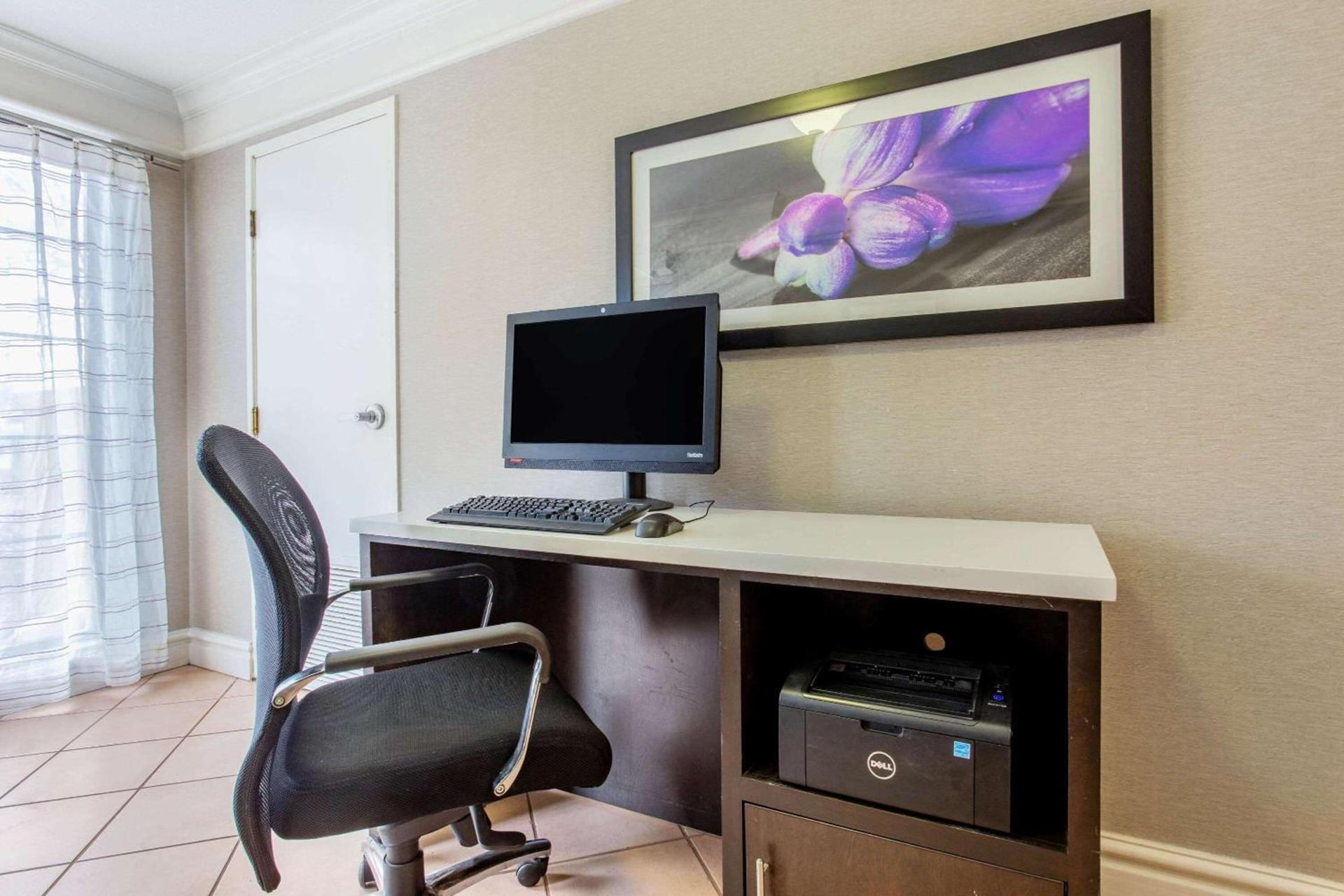La Quinta Inn by Wyndham Champaign photo 44