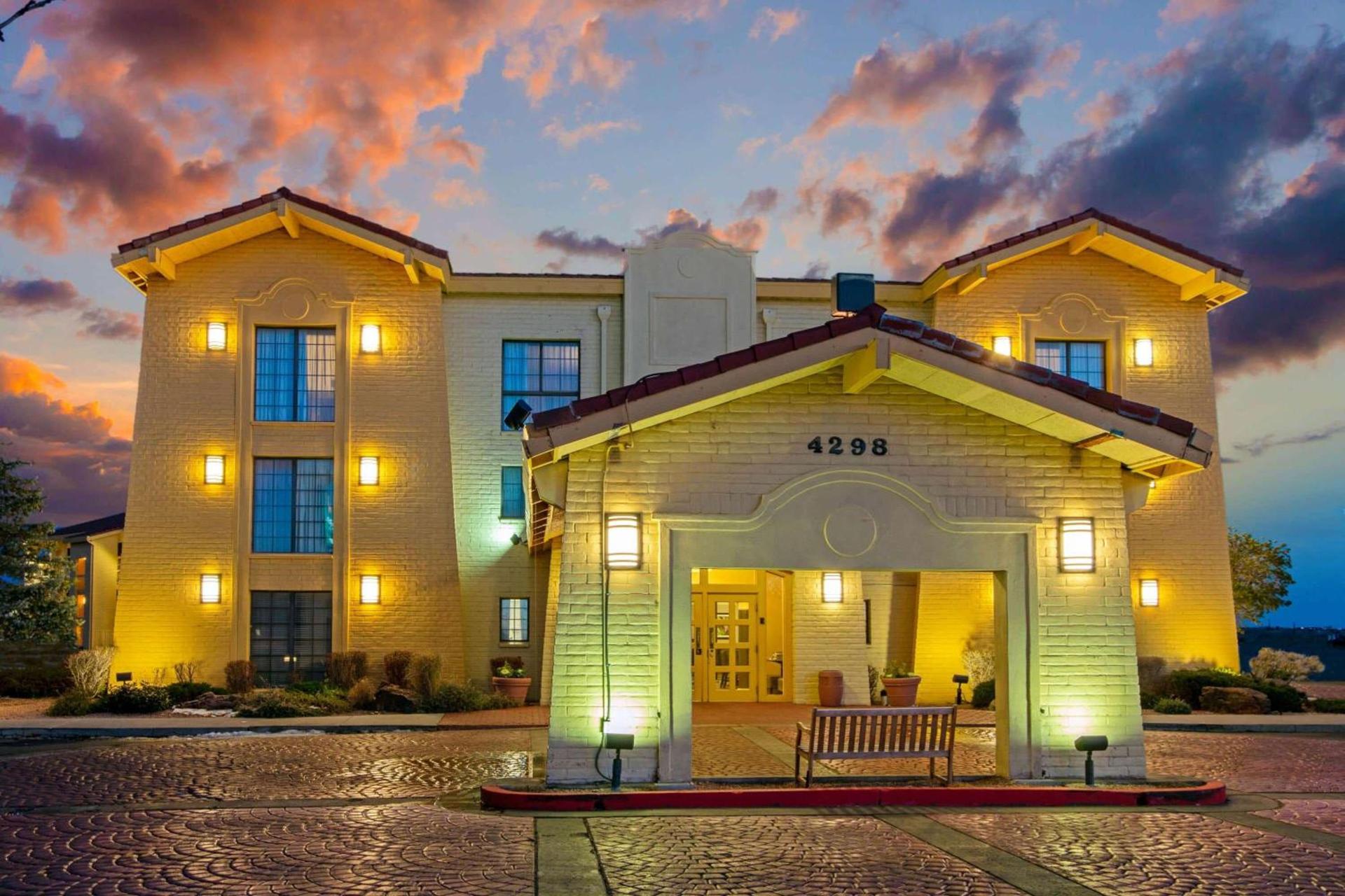 La Quinta Inn by Wyndham Santa Fe photo 4
