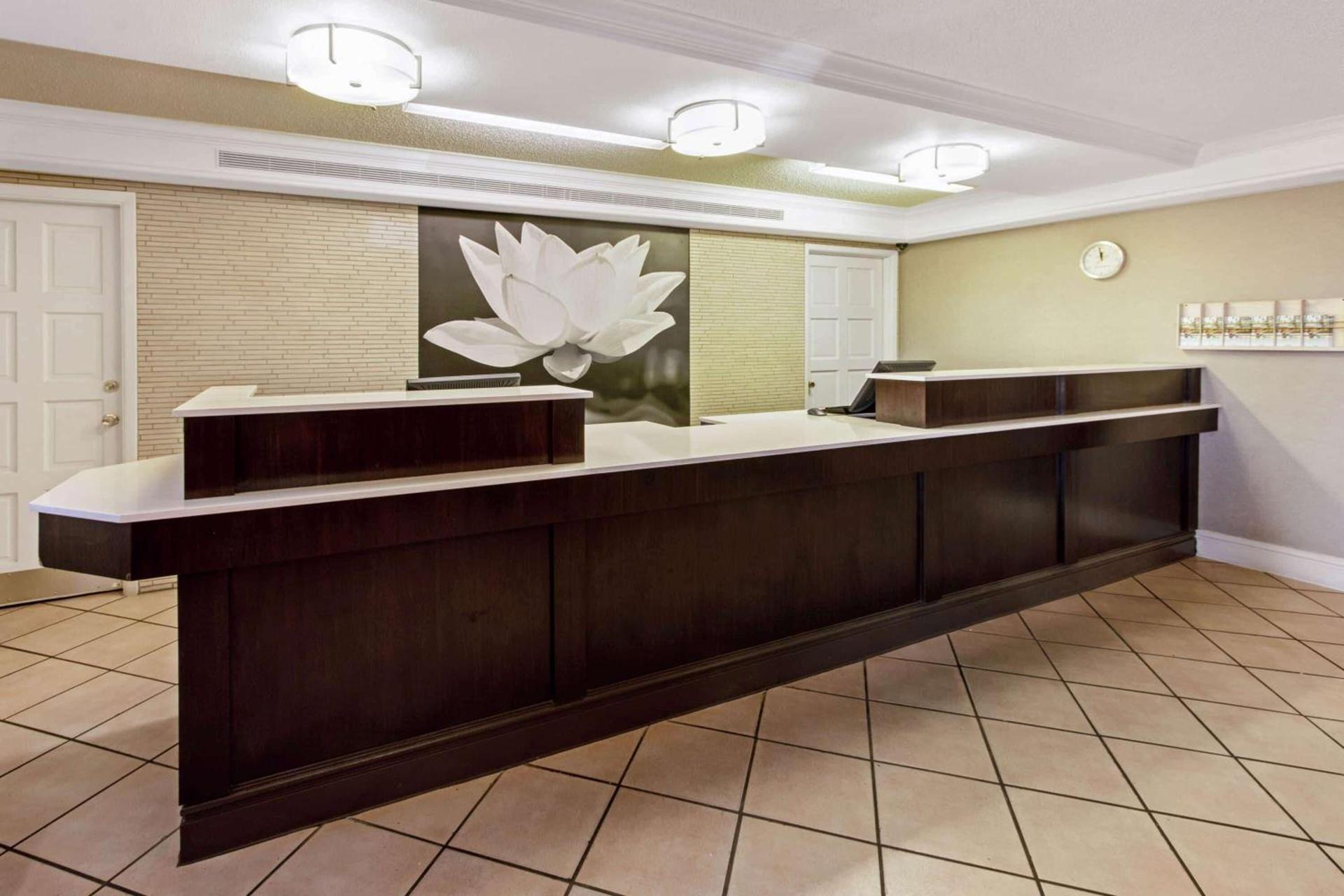 La Quinta Inn by Wyndham Santa Fe photo 6