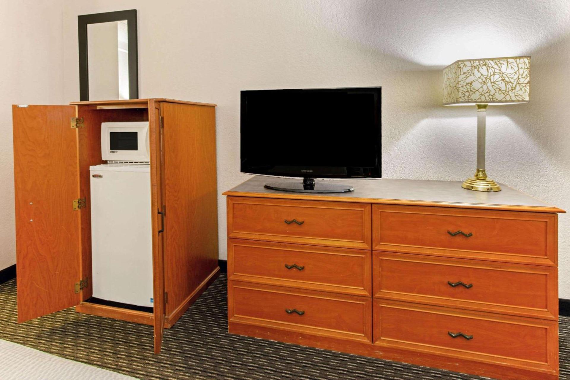 La Quinta Inn by Wyndham Santa Fe photo 12