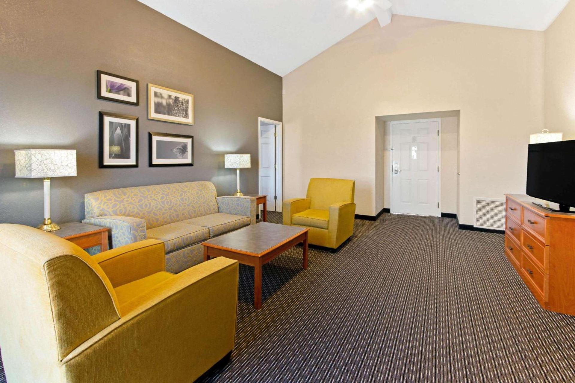 La Quinta Inn by Wyndham Santa Fe photo 22