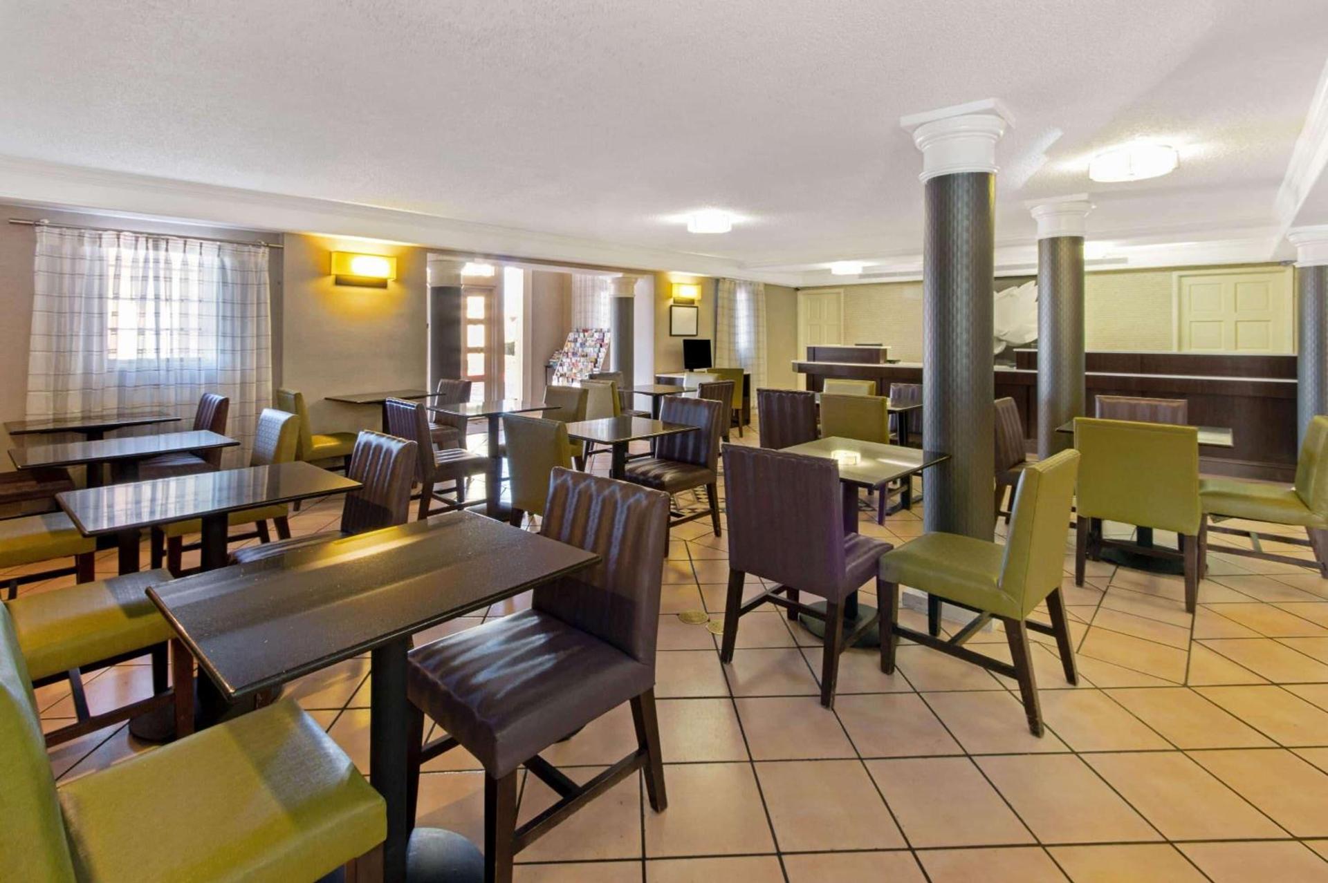 La Quinta Inn by Wyndham Santa Fe photo 25