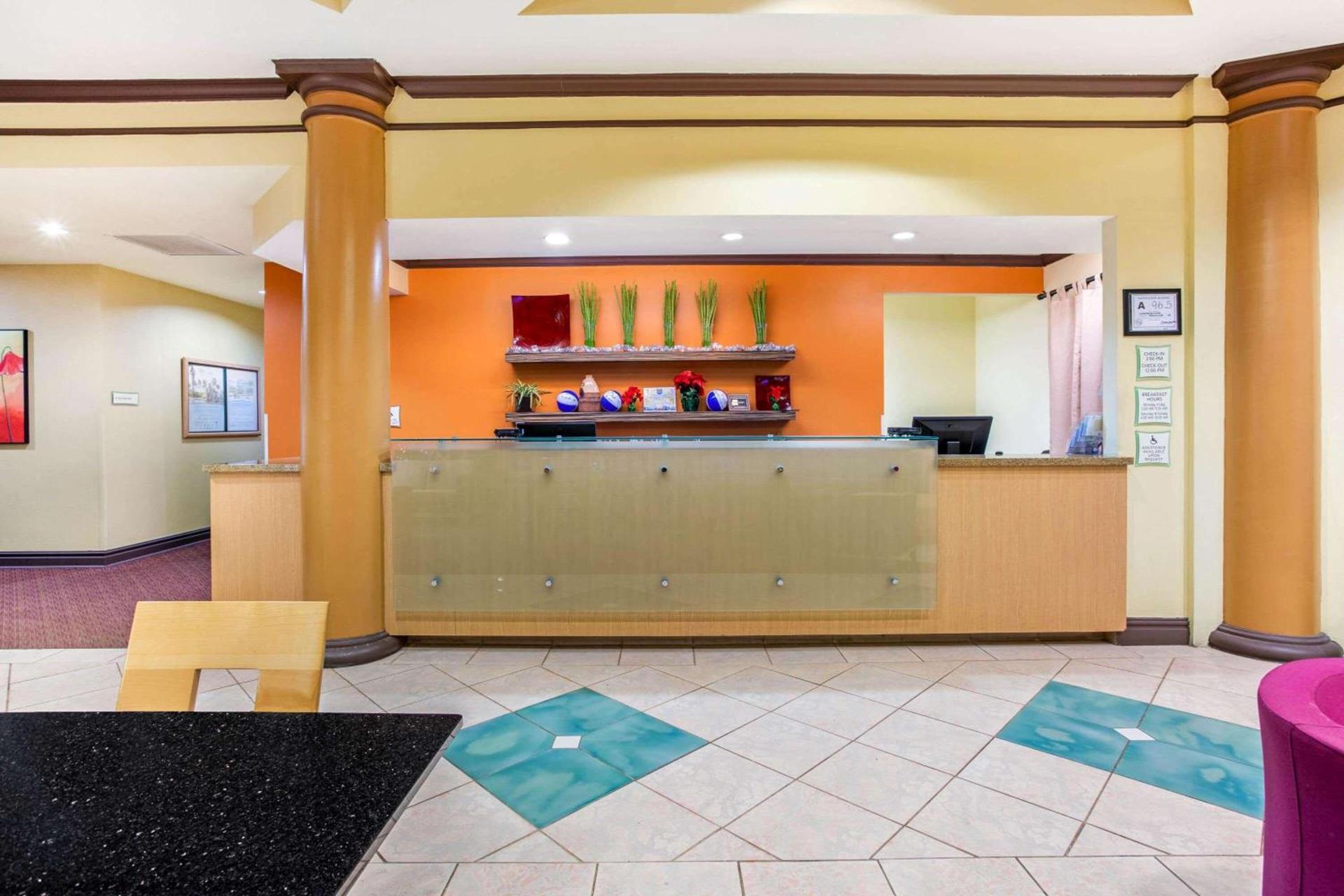 La Quinta by Wyndham Raleigh Cary photo 7