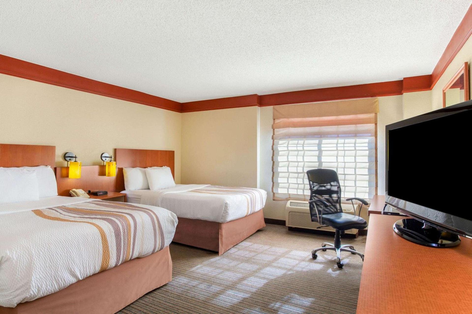 La Quinta by Wyndham Raleigh Cary photo 19