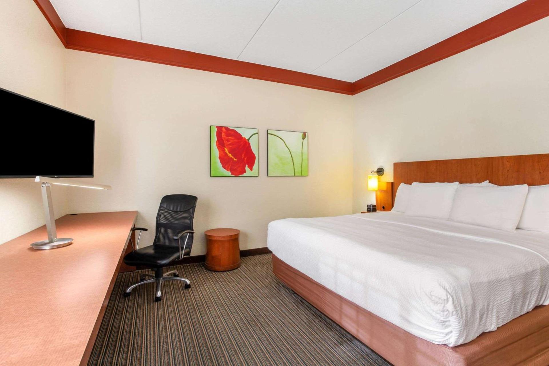La Quinta by Wyndham Raleigh Cary photo 25