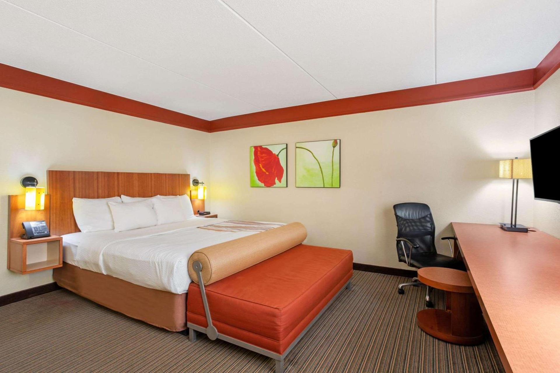 La Quinta by Wyndham Raleigh Cary photo 28