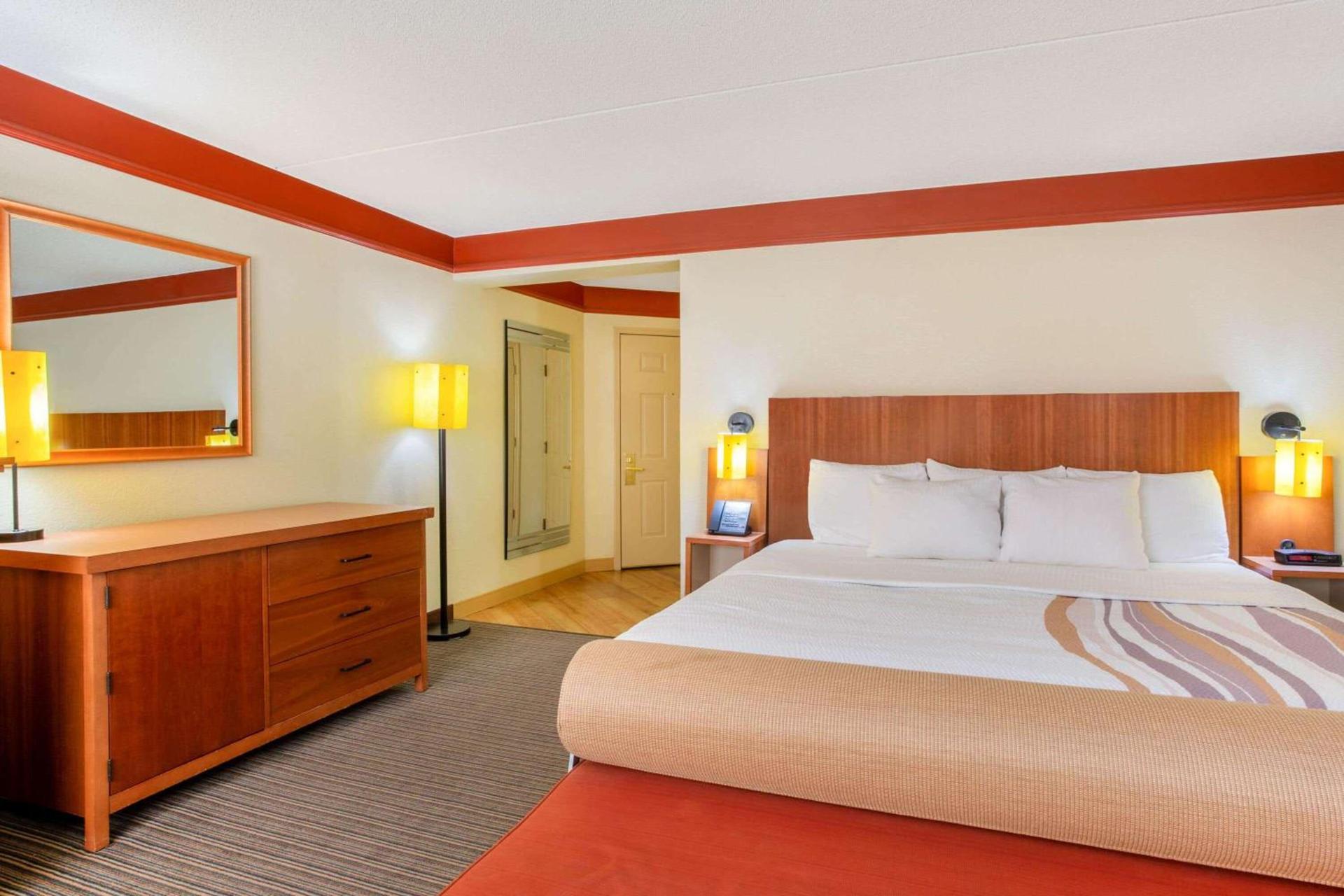 La Quinta by Wyndham Raleigh Cary photo 27