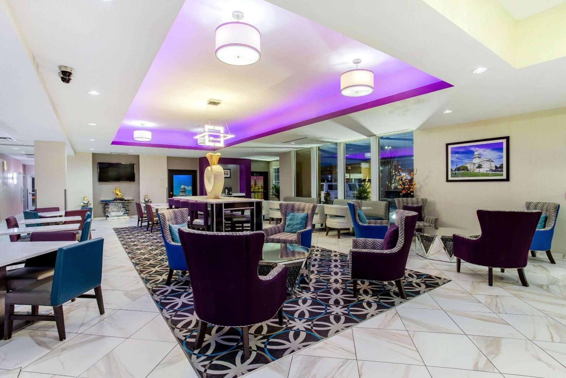 La Quinta by Wyndham Springfield IL photo 36
