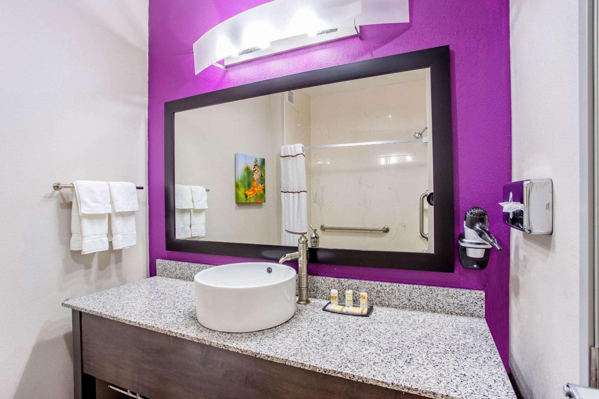 La Quinta by Wyndham Springfield IL photo 44