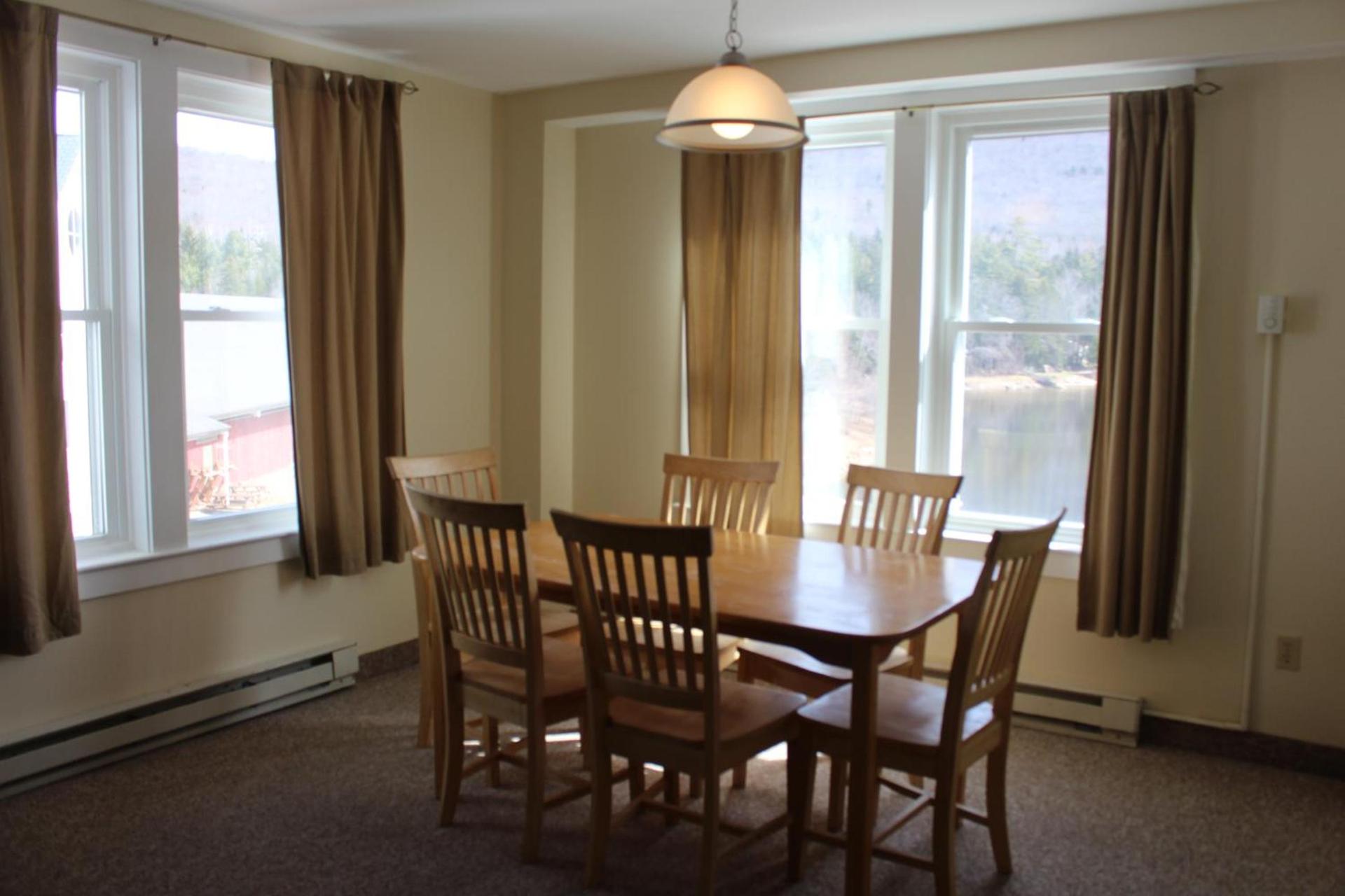 Town Square Condominiums photo 9