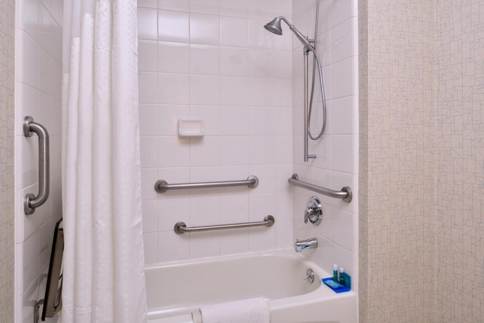 Holiday Inn Express Walnut Creek by IHG photo 10
