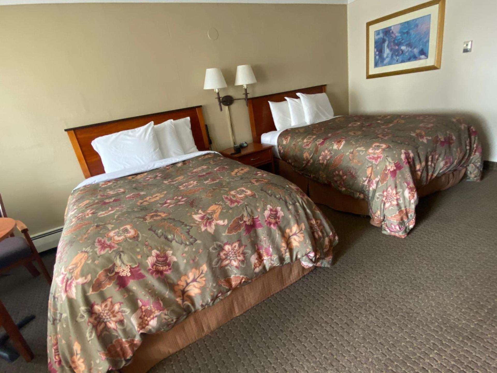 Snowshoe Motel photo 38