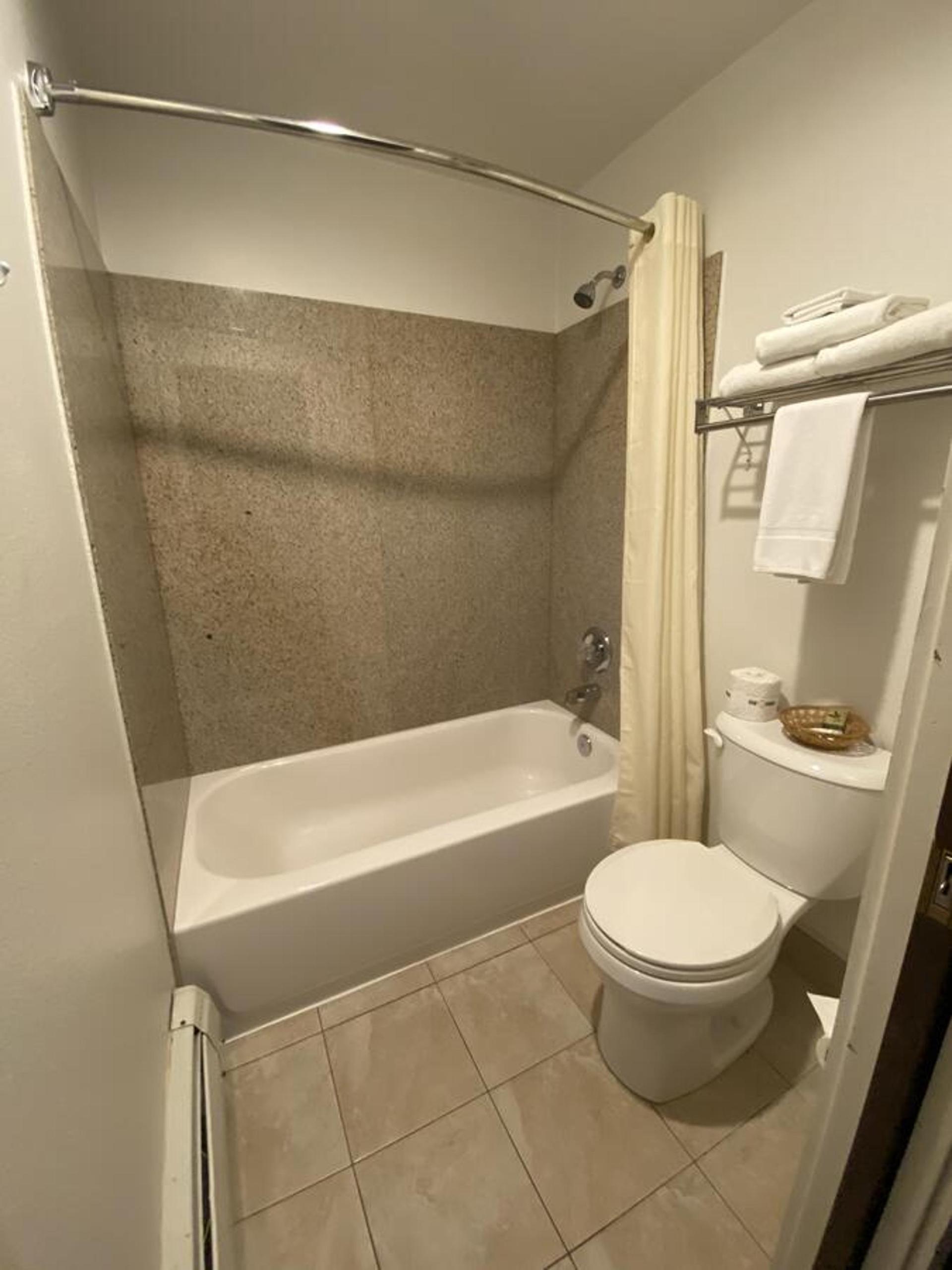 Snowshoe Motel photo 37