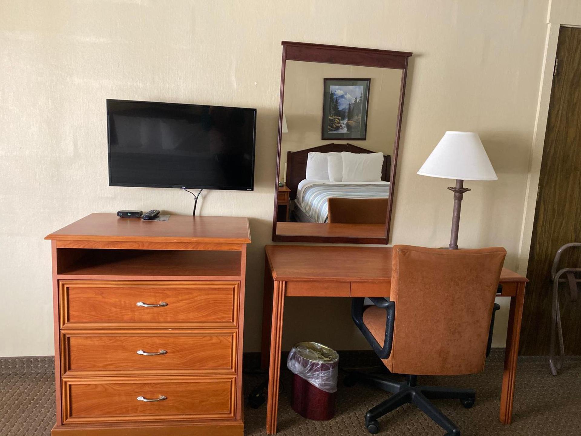 Snowshoe Motel photo 34
