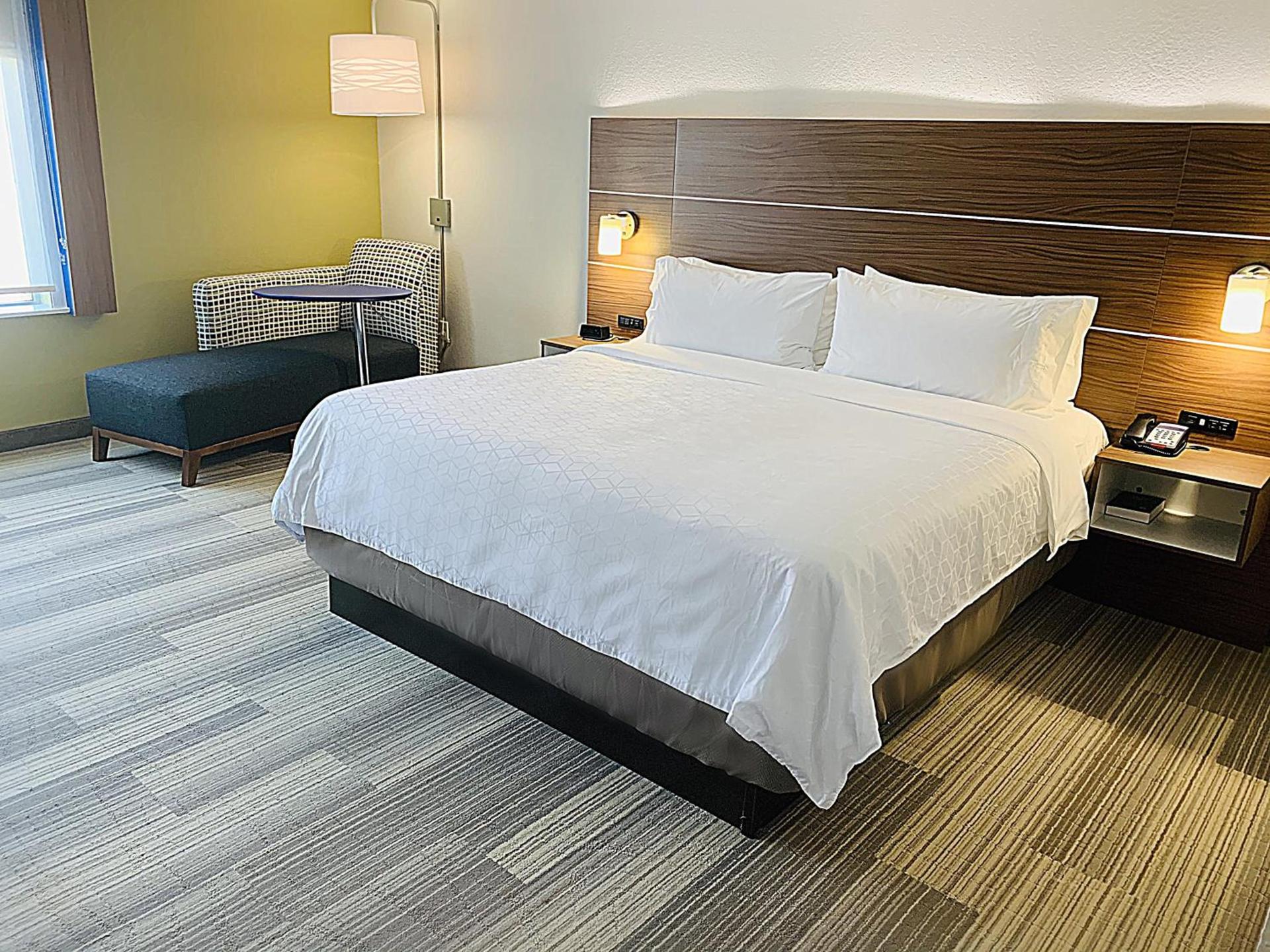 Holiday Inn Express & Suites Moore by IHG photo 62