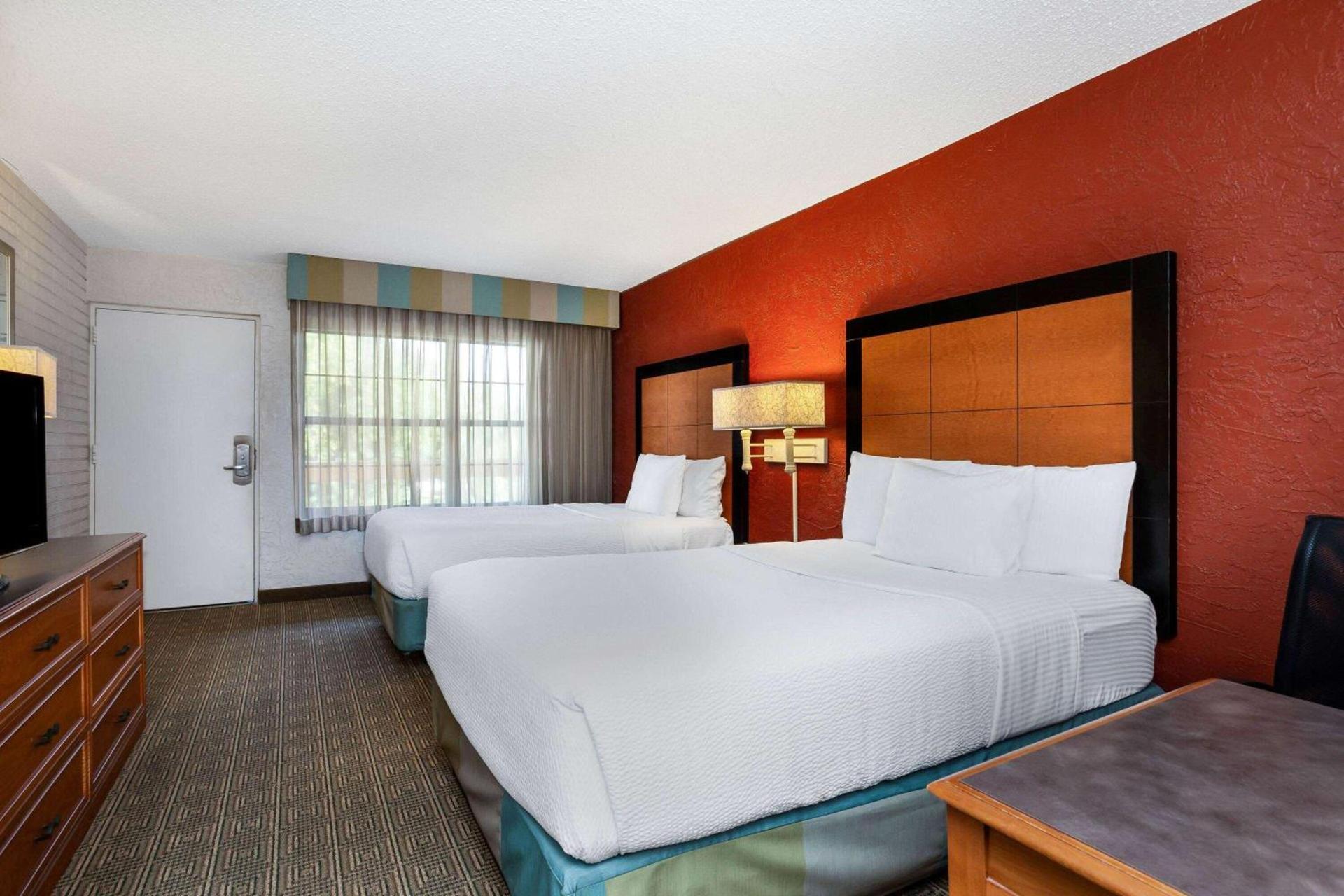 La Quinta Inn Tampa Airport Stadium Westshore photo 11