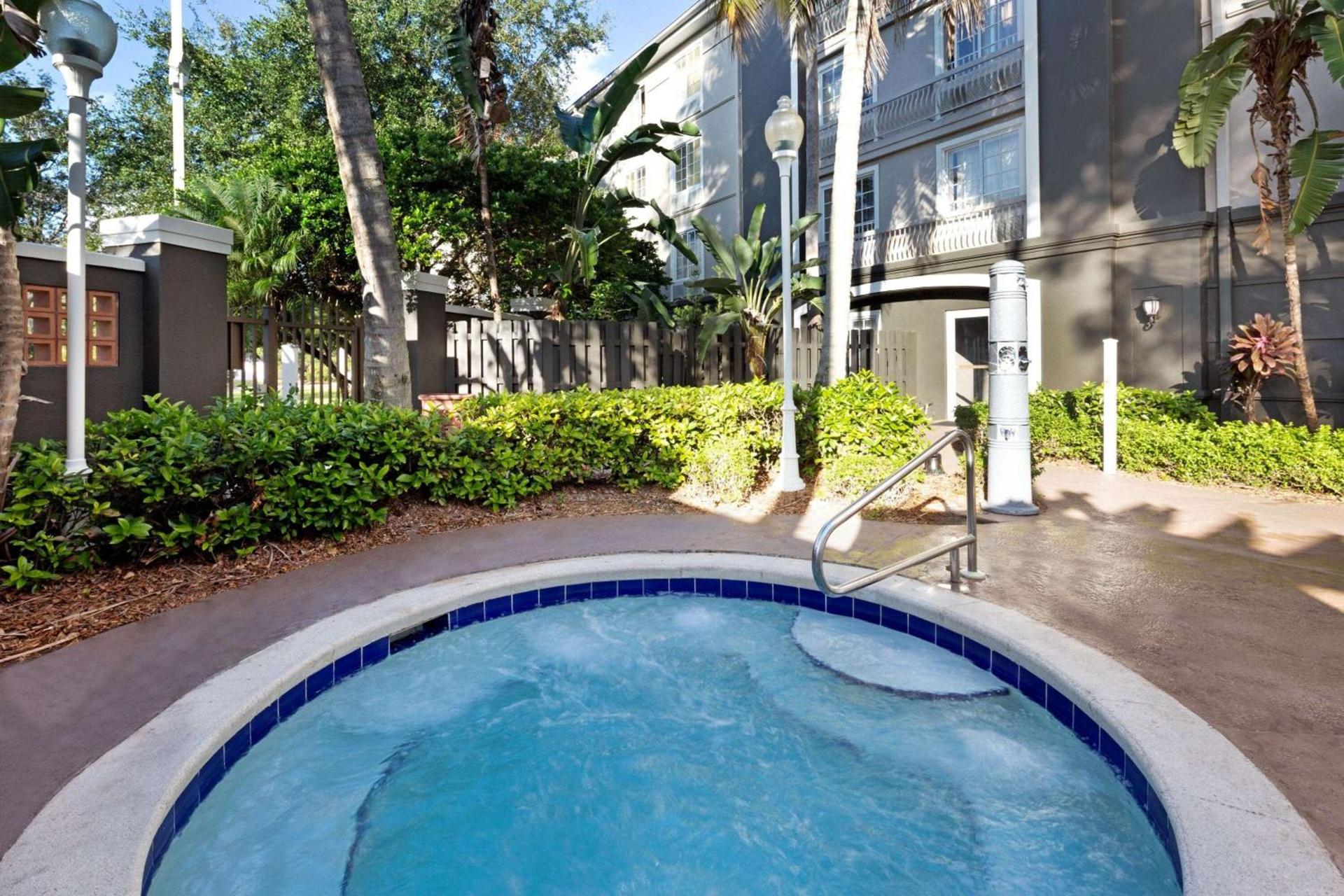 La Quinta by Wyndham Ft. Lauderdale Plantation photo 10