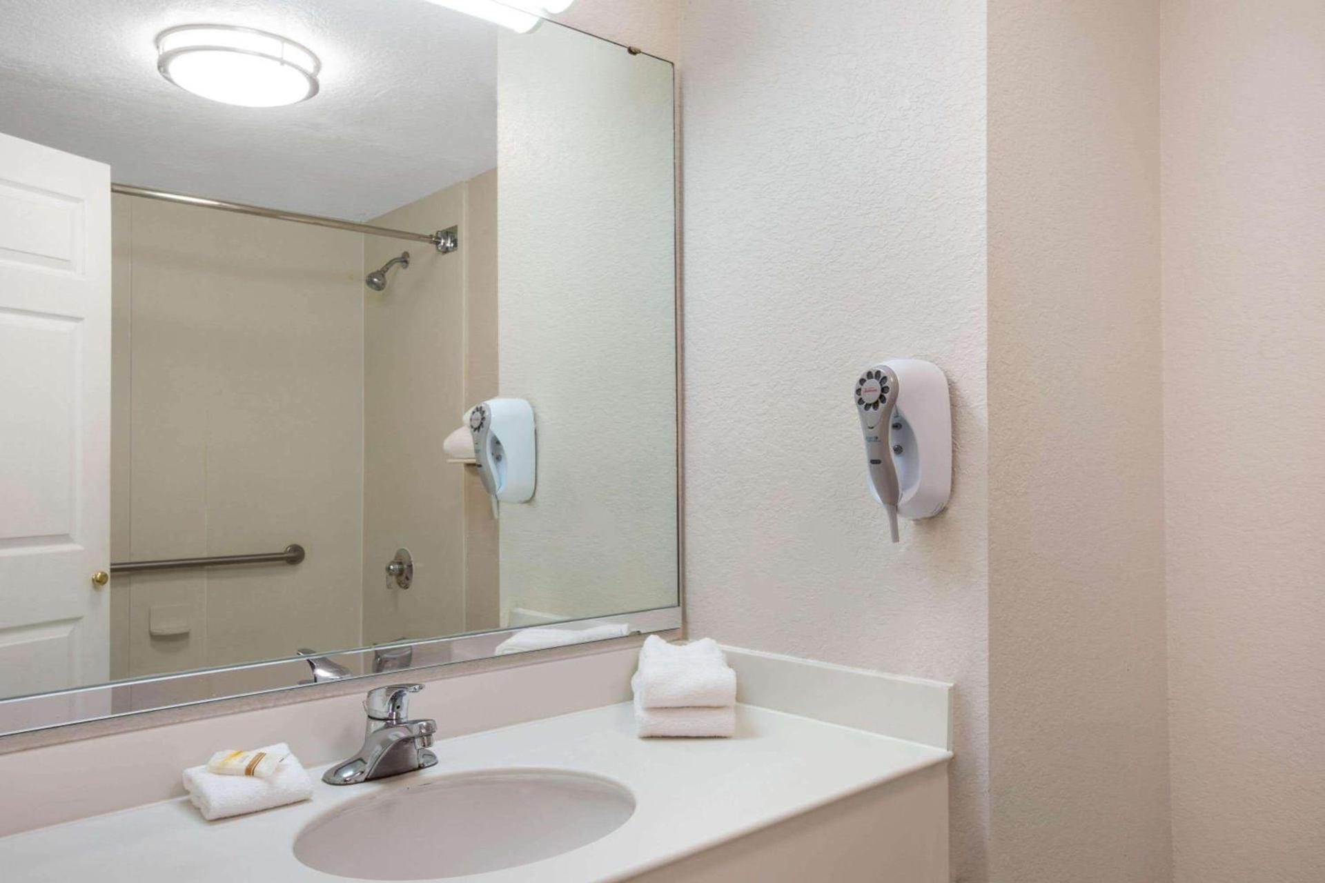 La Quinta by Wyndham Ft. Lauderdale Plantation photo 24