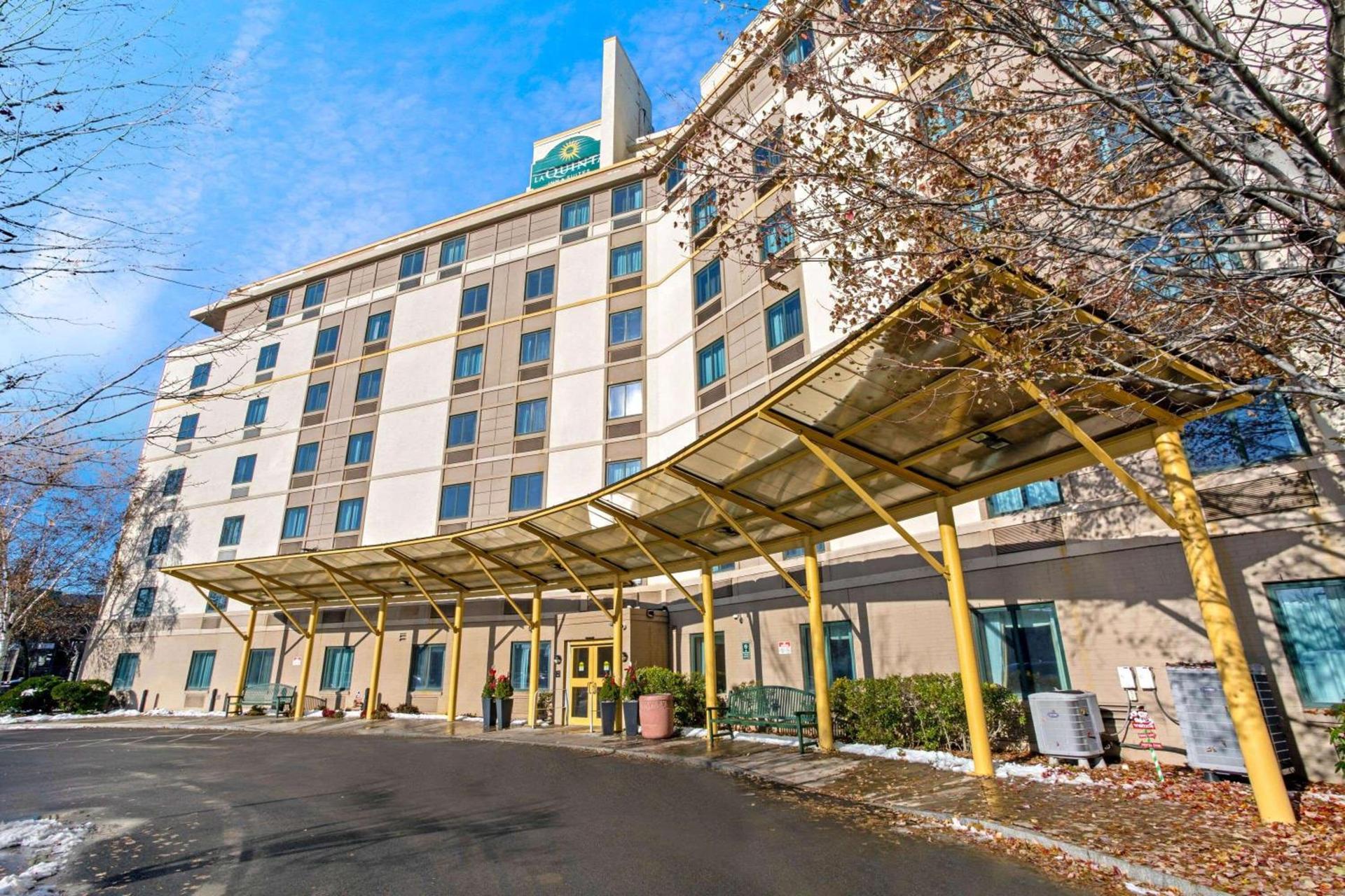 La Quinta Inn & Suites by Wyndham Boston Somerville — hotel in Somerville