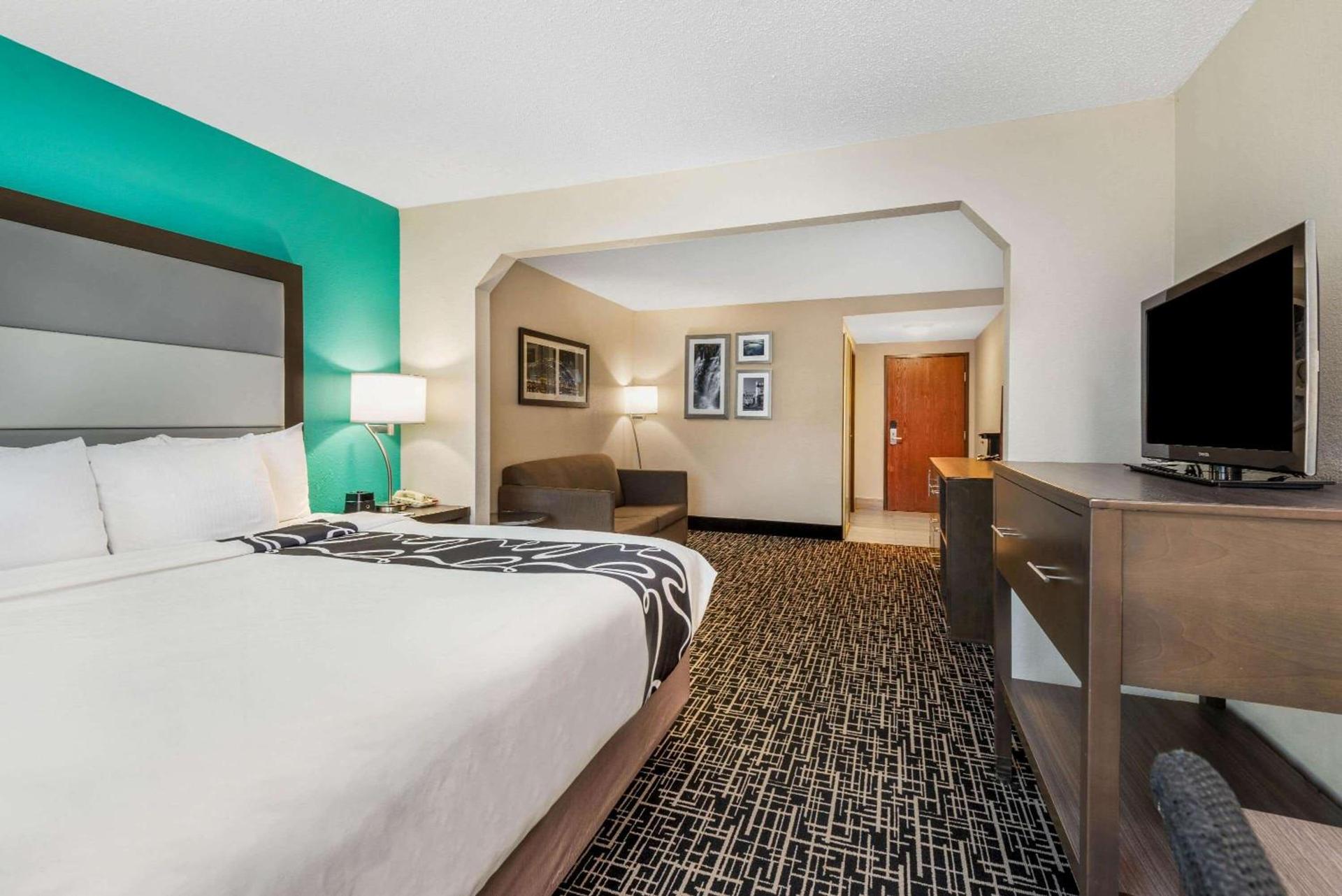 La Quinta by Wyndham Batavia photo 21