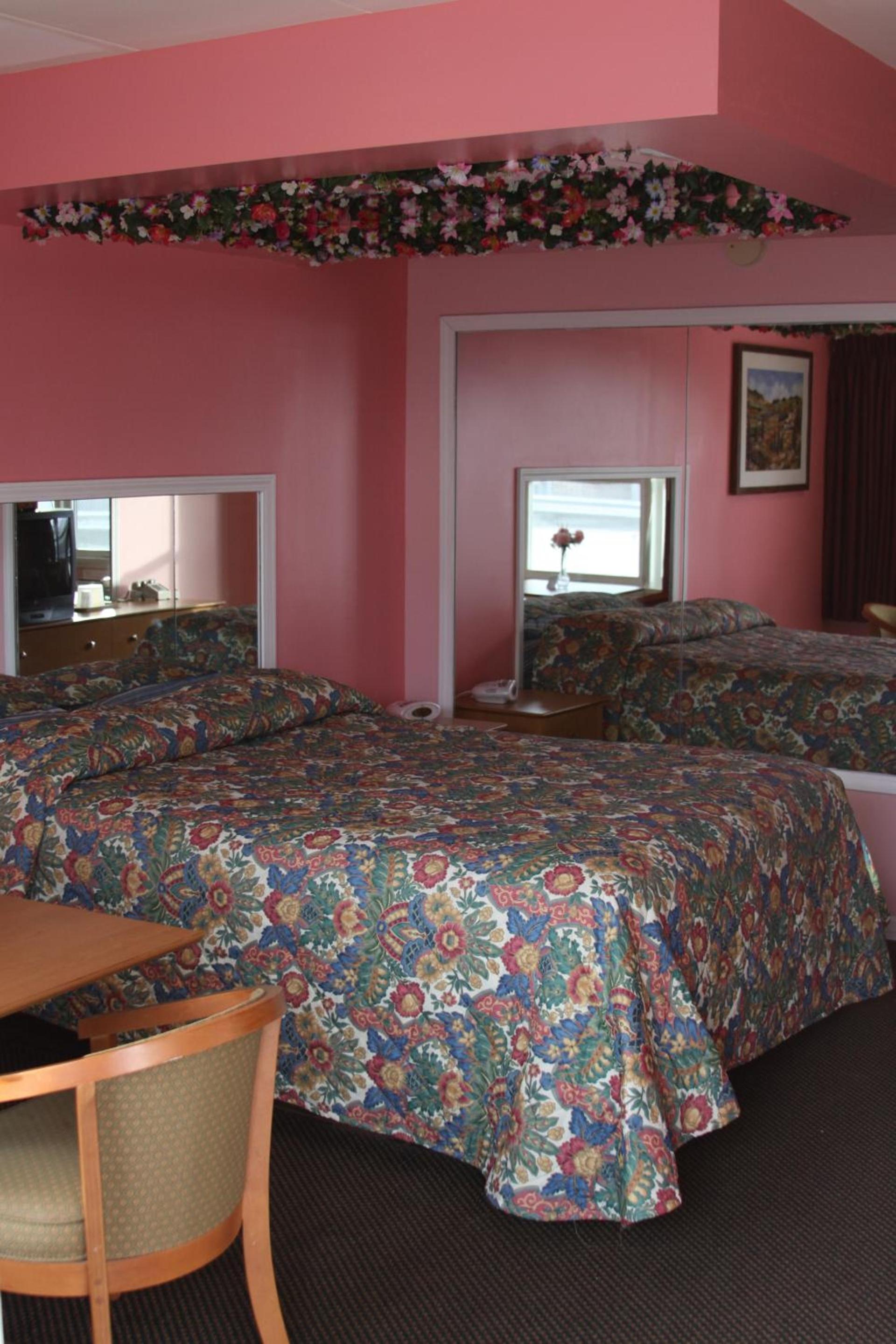 New Relax Inn Bridgeview photo 15