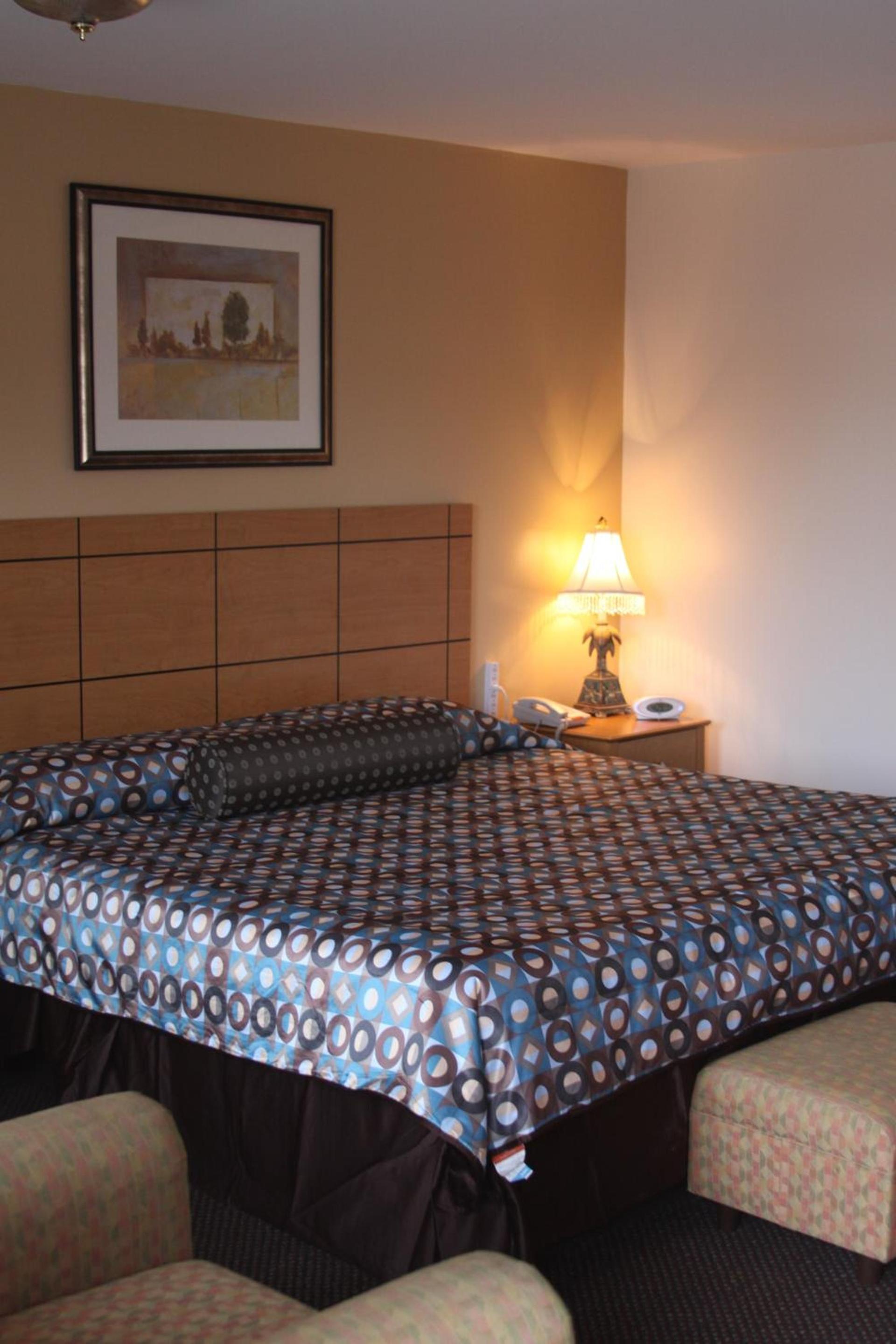 New Relax Inn Bridgeview photo 9