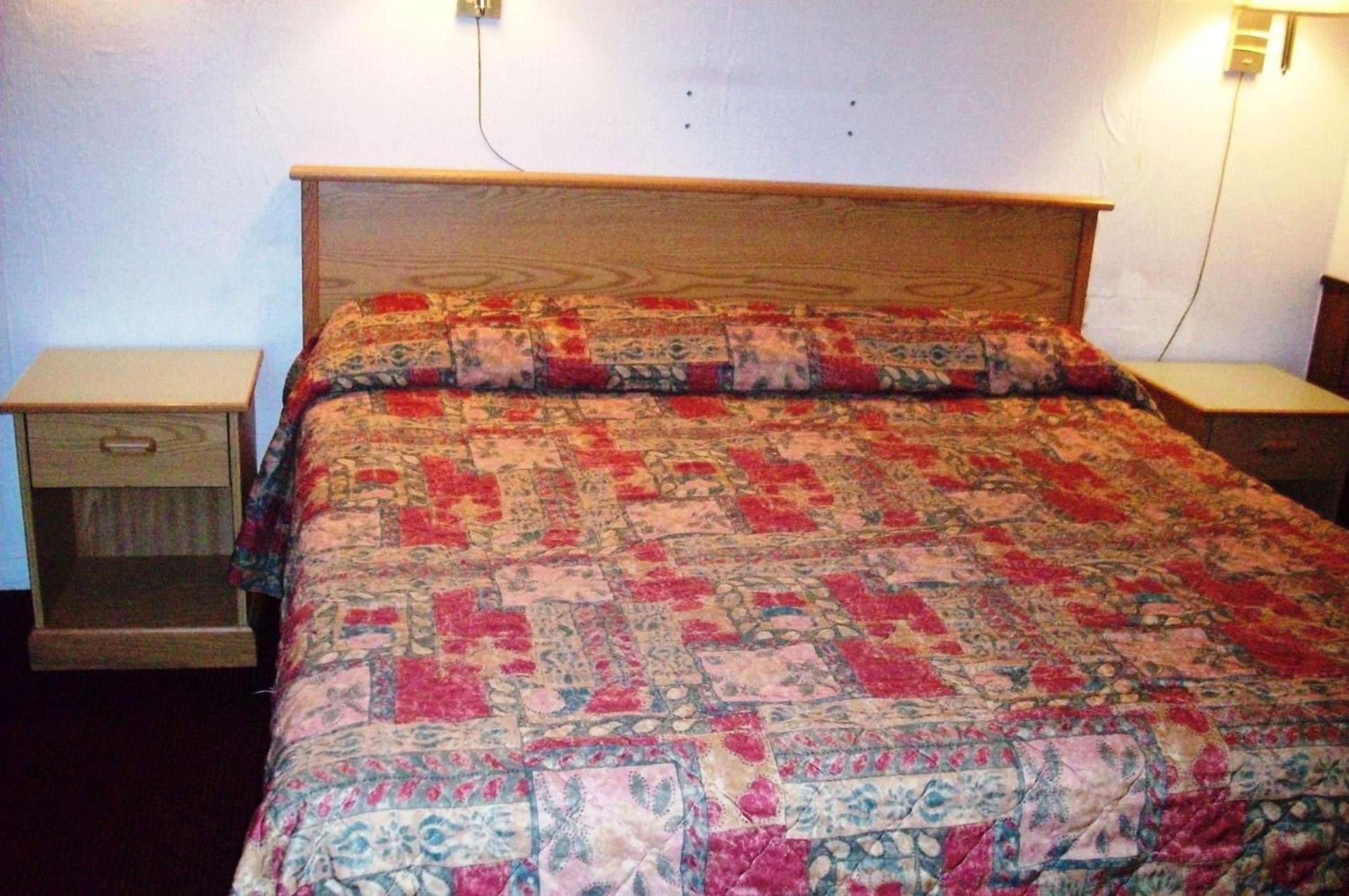 Hilander Motel photo 20