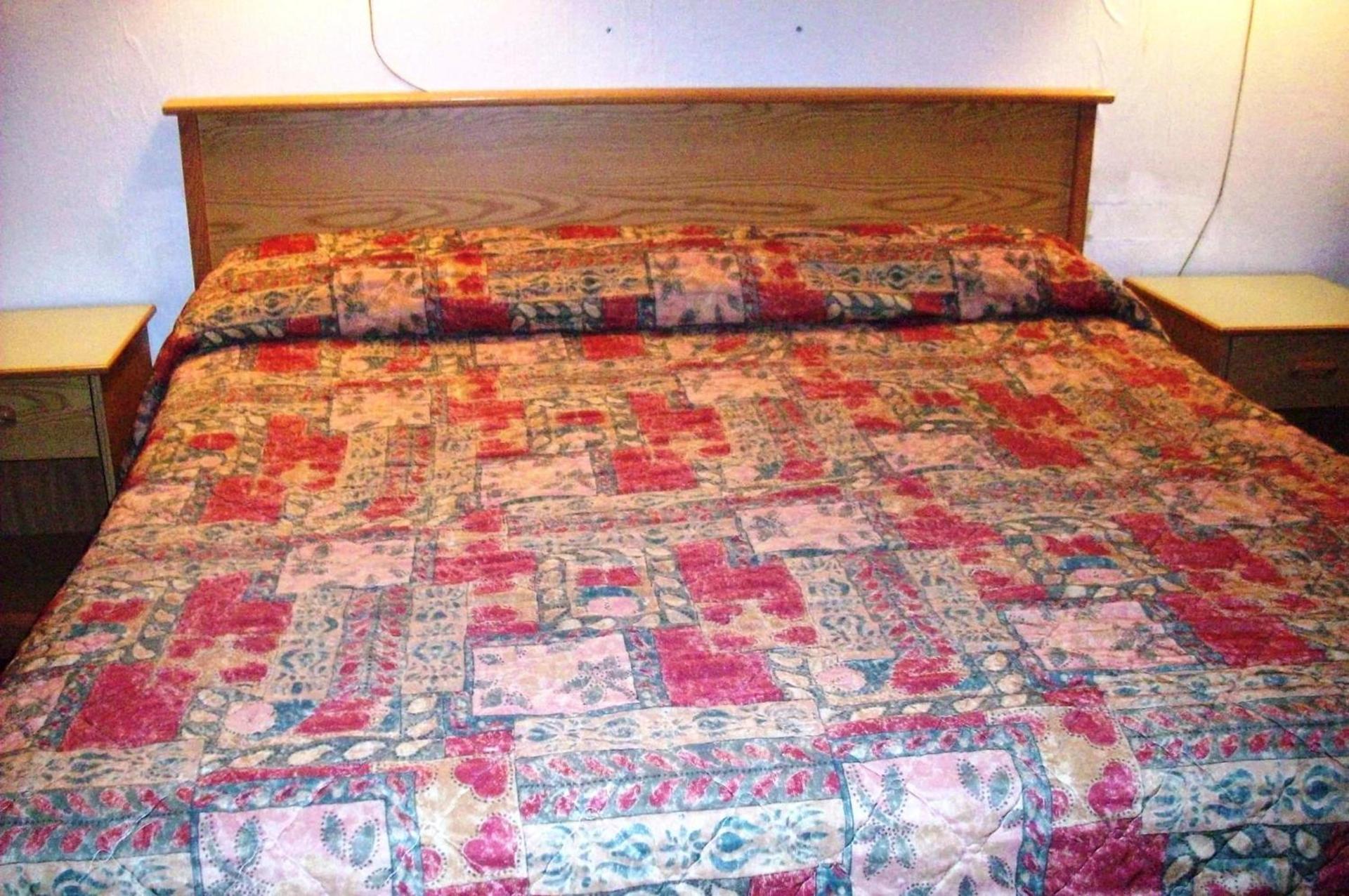 Hilander Motel photo 21