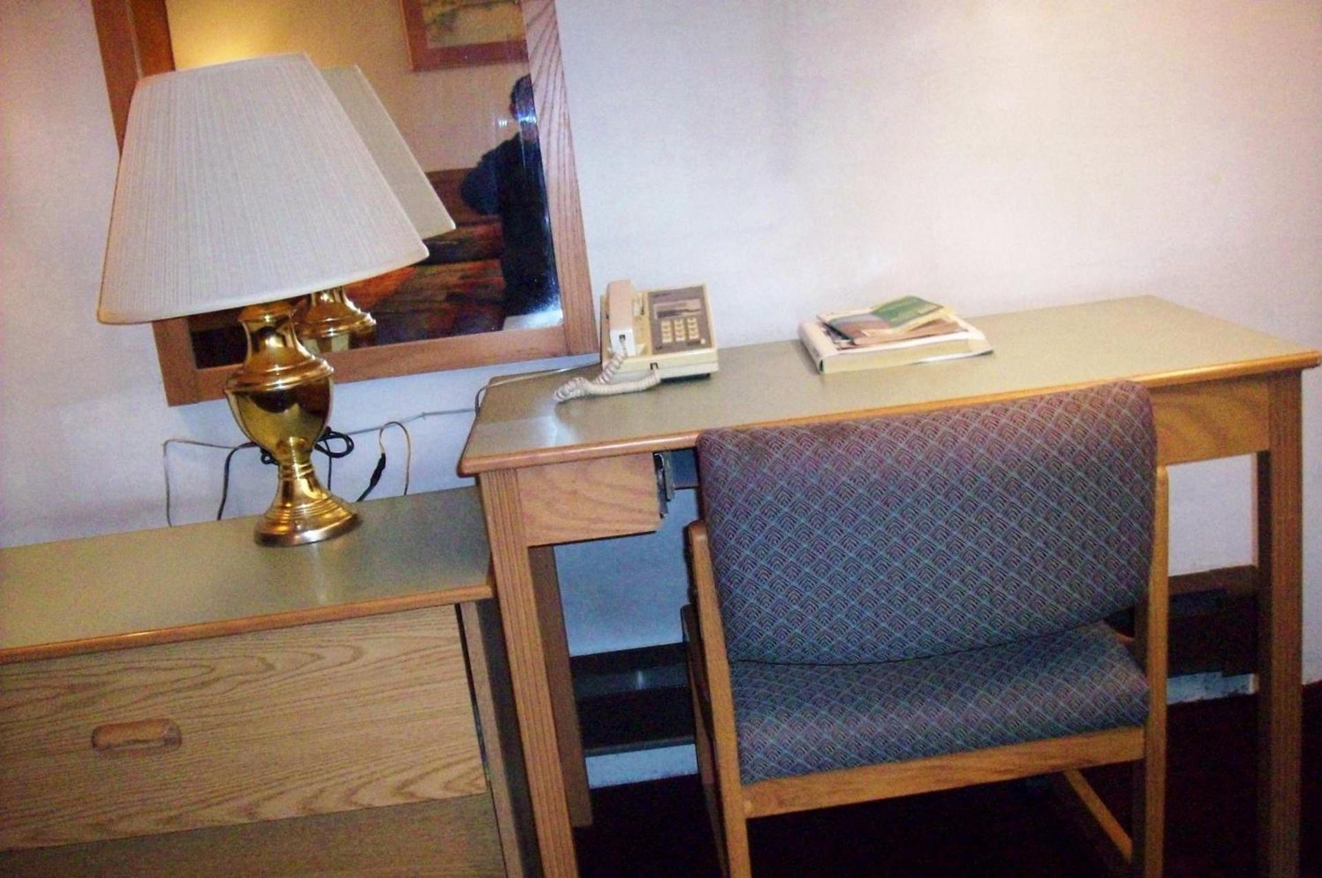 Hilander Motel photo 23