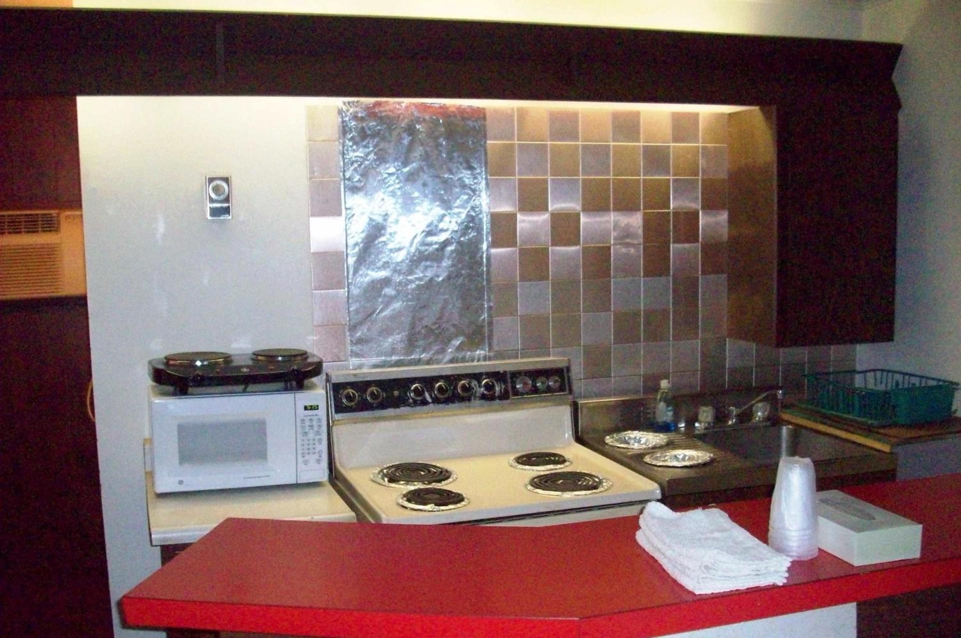 Hilander Motel photo 25