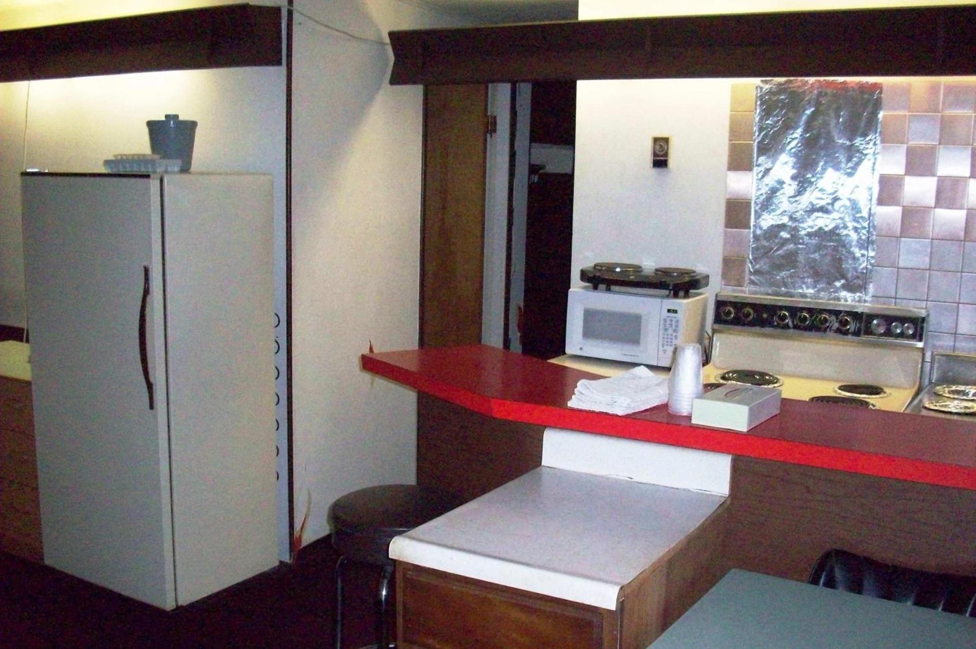 Hilander Motel photo 30