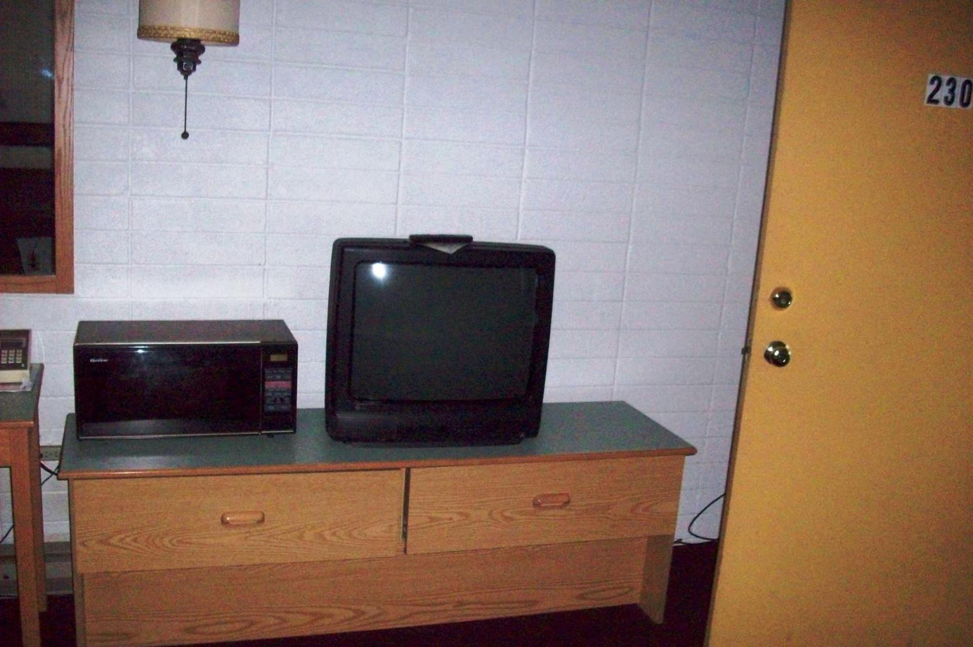 Hilander Motel photo 31