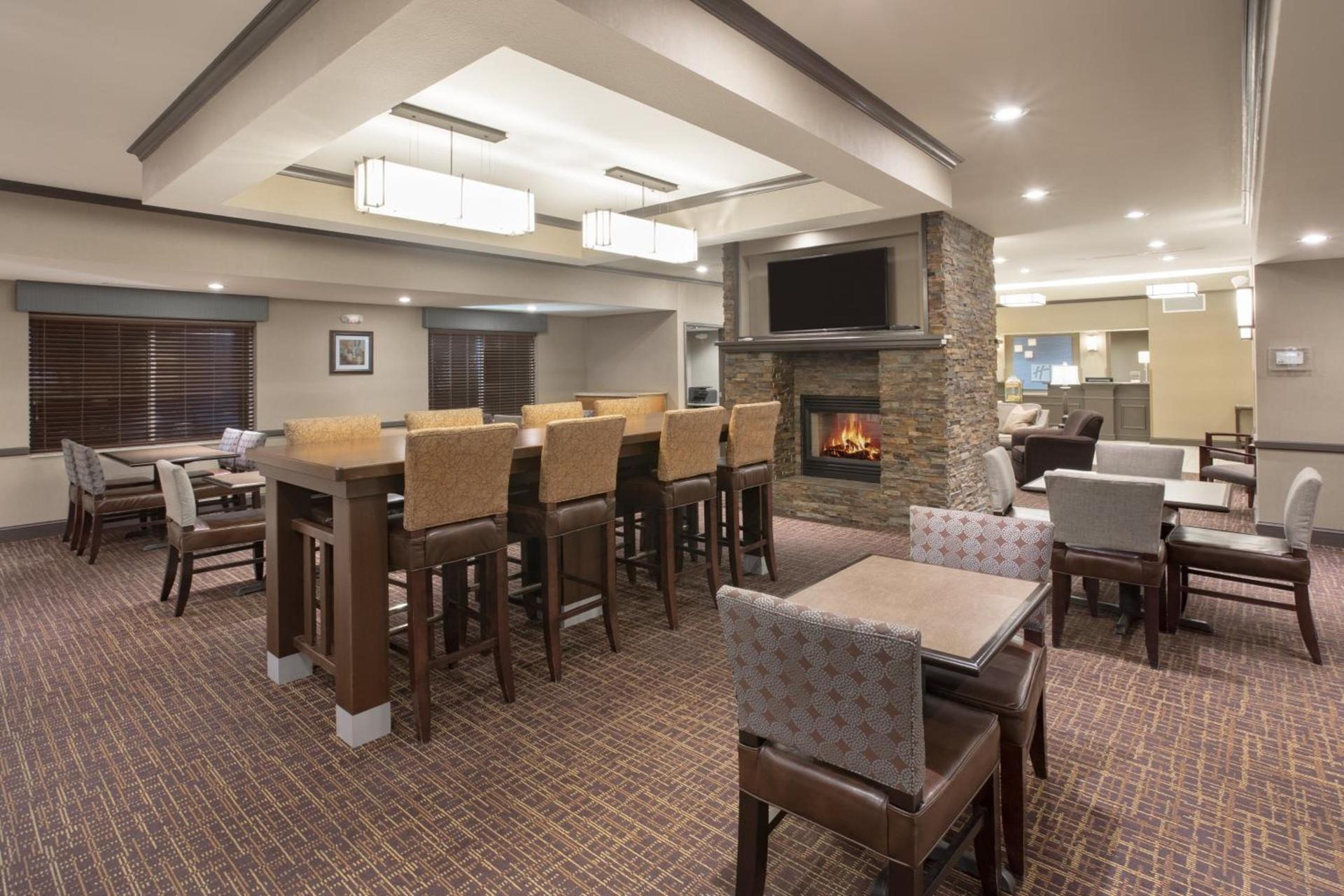 Holiday Inn Express & Suites Yankton by IHG photo 17