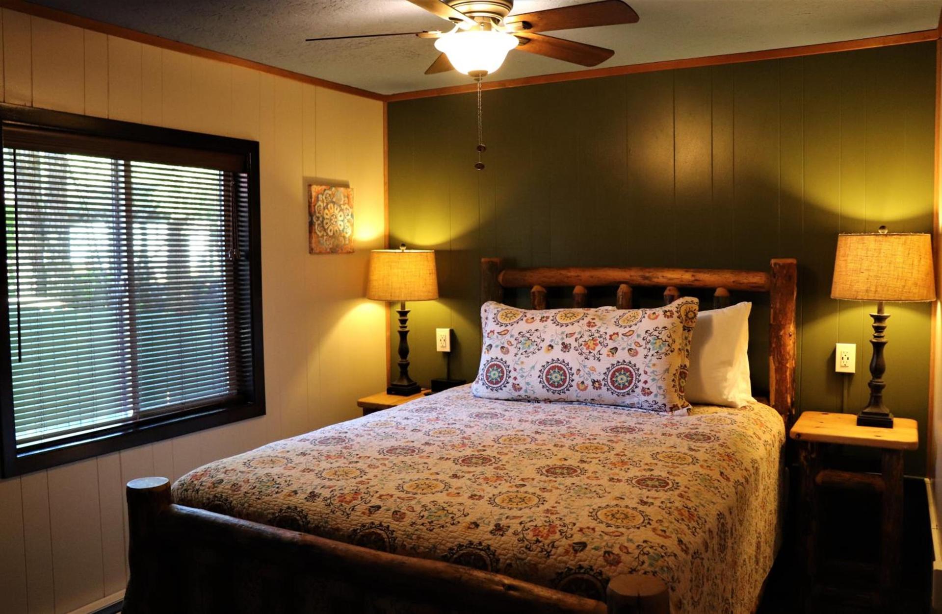 Lone Fir Resort photo 2