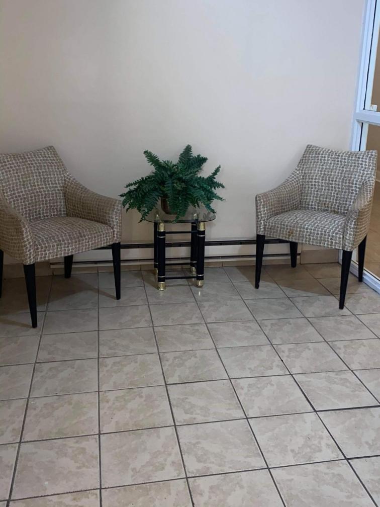 APM Inn & Suites photo 9