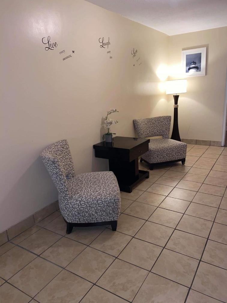 APM Inn & Suites photo 11