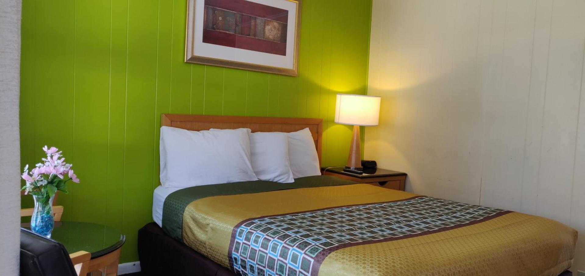 Pinebrook Motel photo 67