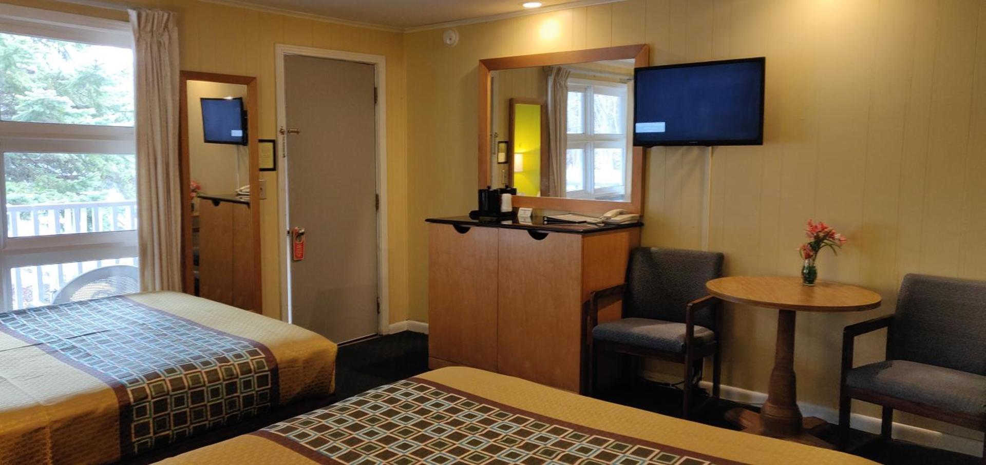 Pinebrook Motel photo 63