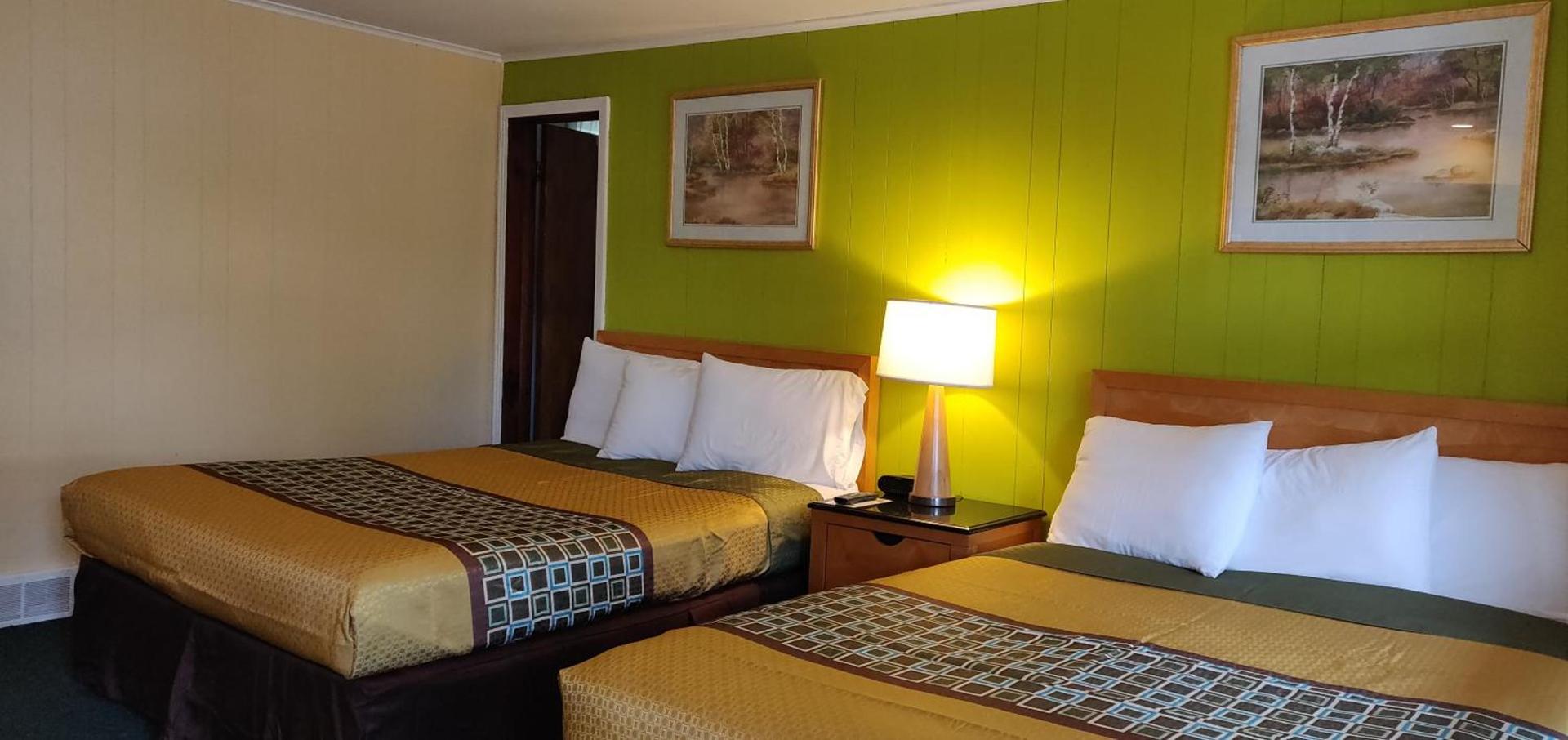 Pinebrook Motel photo 82