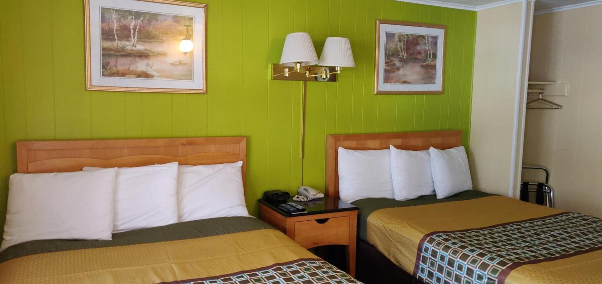 Pinebrook Motel photo 88