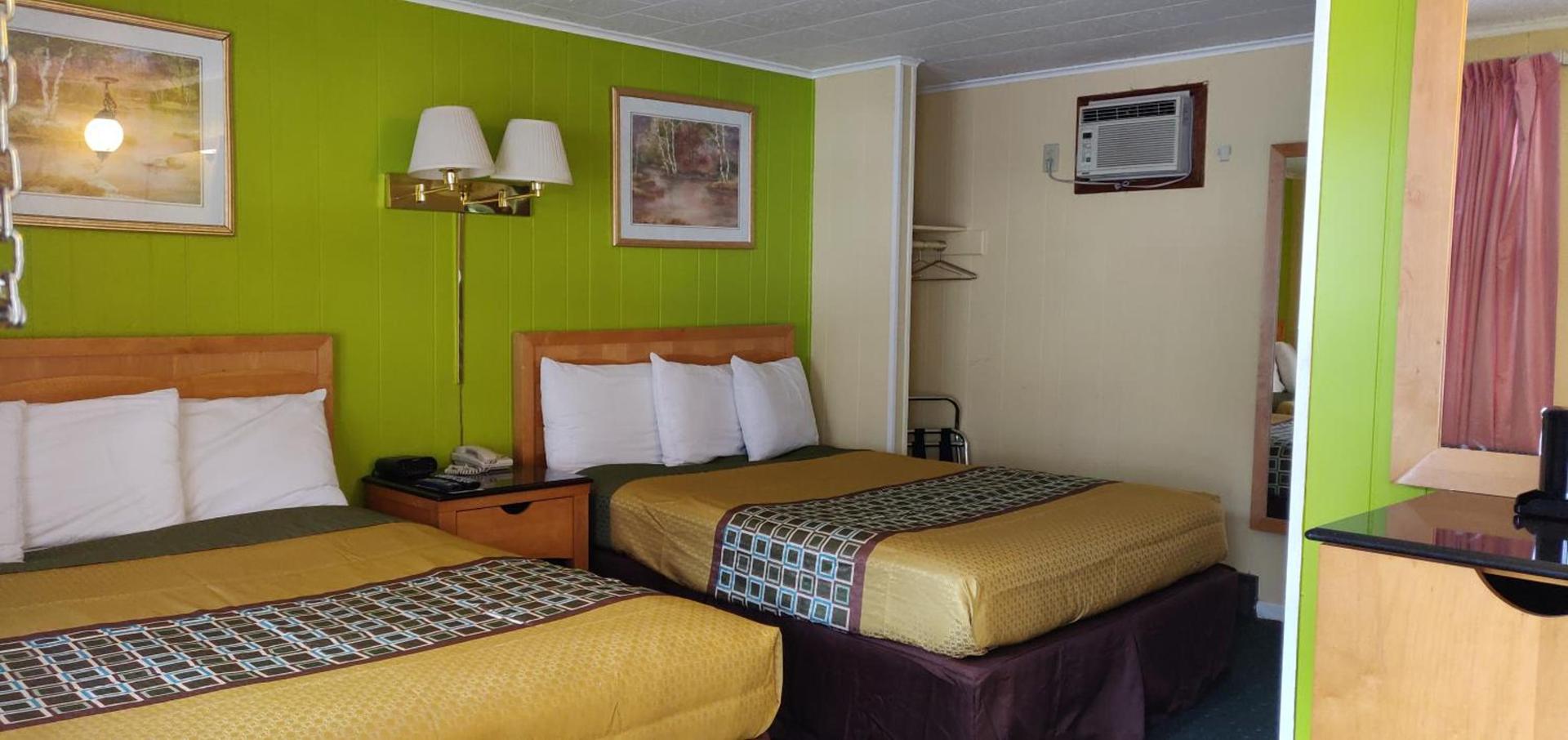 Pinebrook Motel photo 75