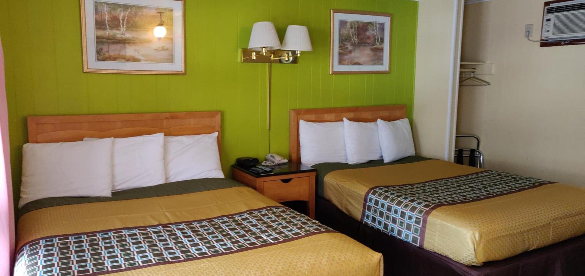 Pinebrook Motel photo 80
