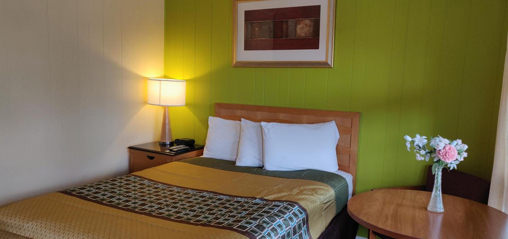 Pinebrook Motel photo 73